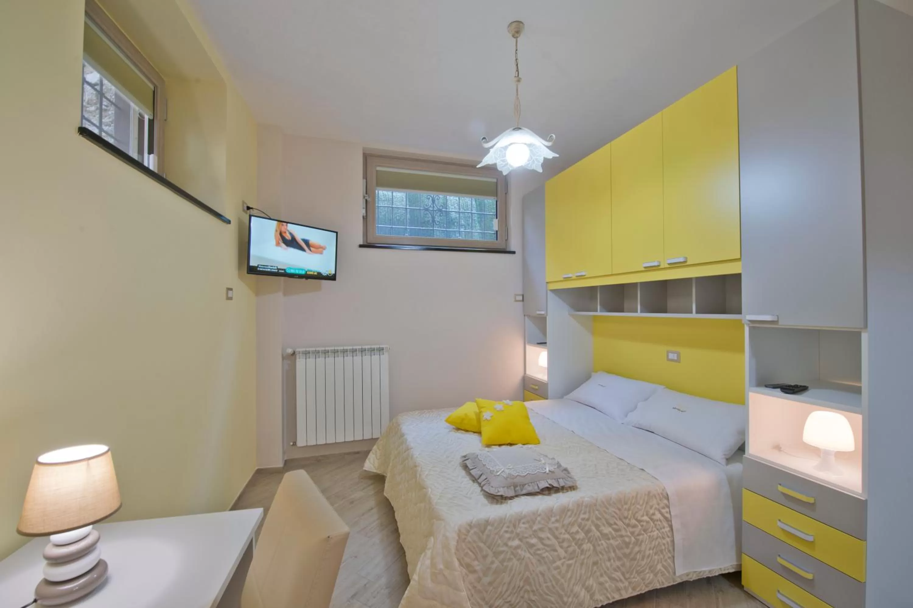 Photo of the whole room, Bed in L'Incanto dei Monti