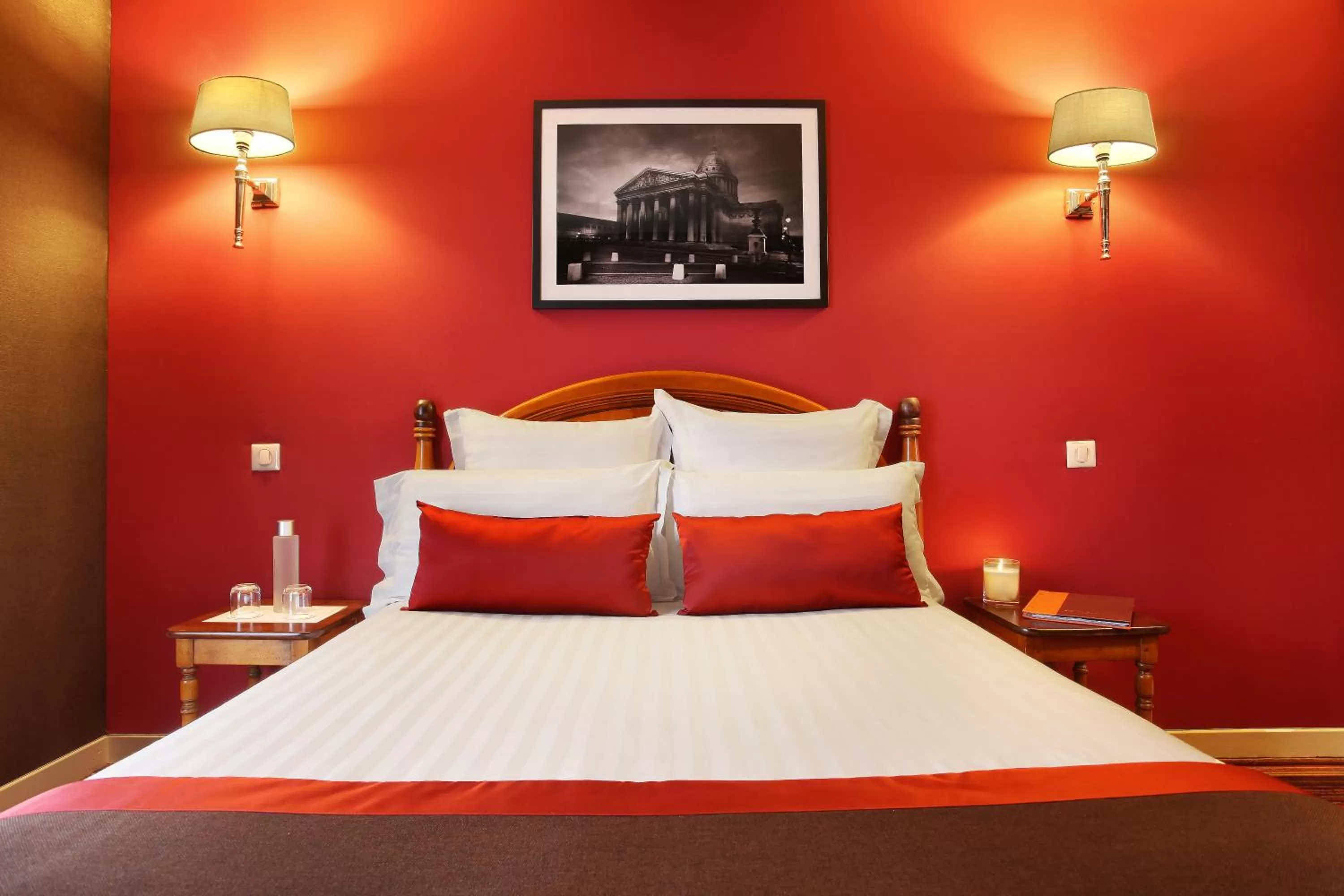 Bedroom, Bed in Hotel Trianon Rive Gauche