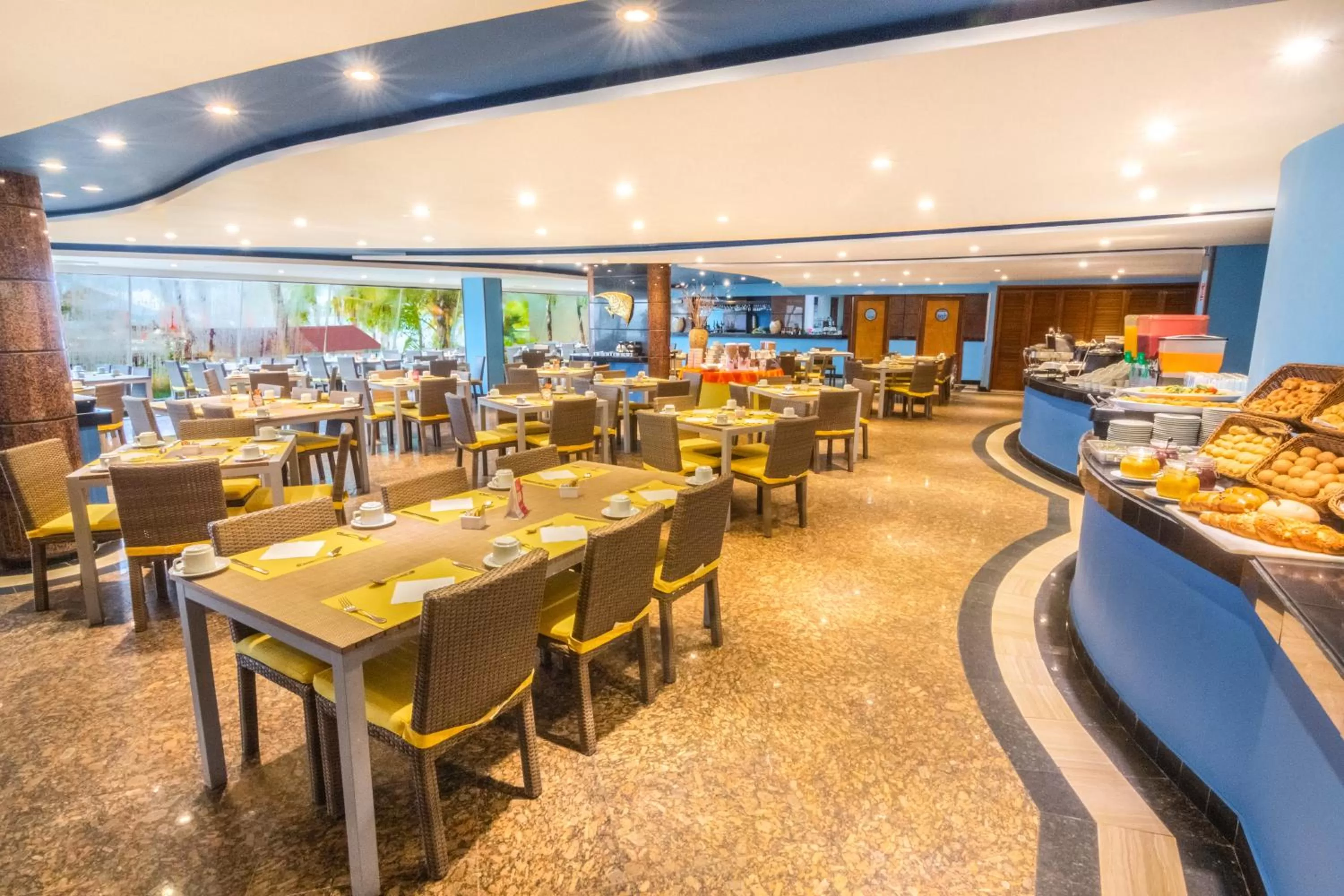 Restaurant/places to eat in GHL Hotel Sunrise