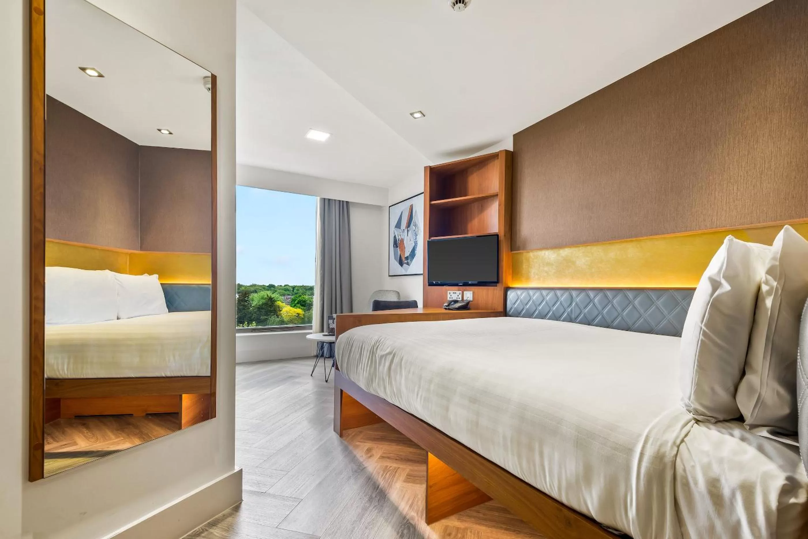 Bedroom, Bed in Roomzzz London Stratford