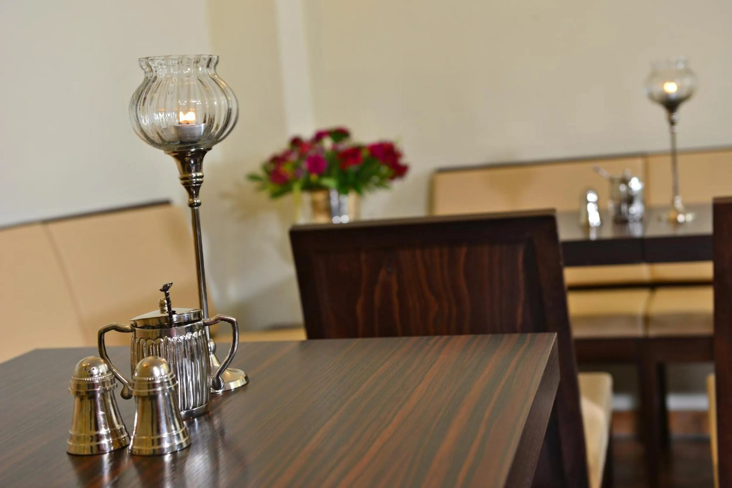 Restaurant/places to eat in Hotel Domstern
