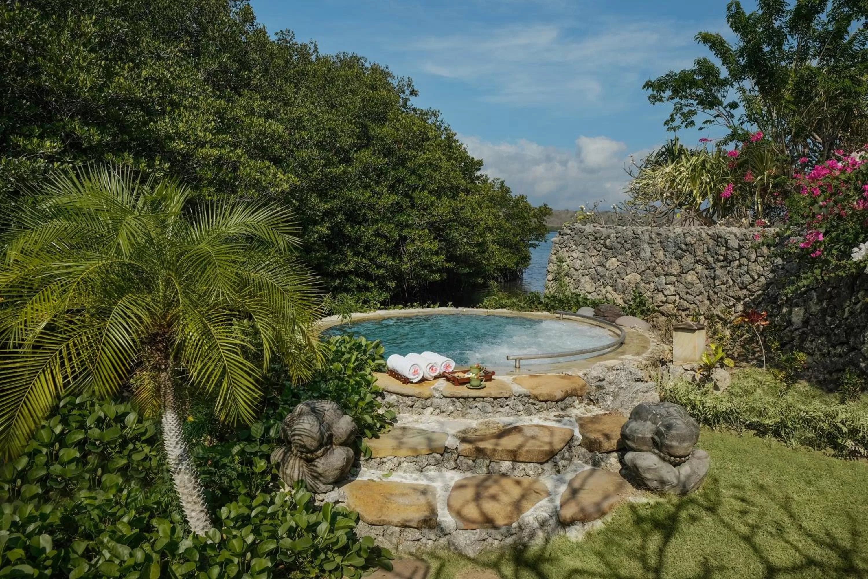 Hot Spring Bath in Mimpi Resort Menjangan