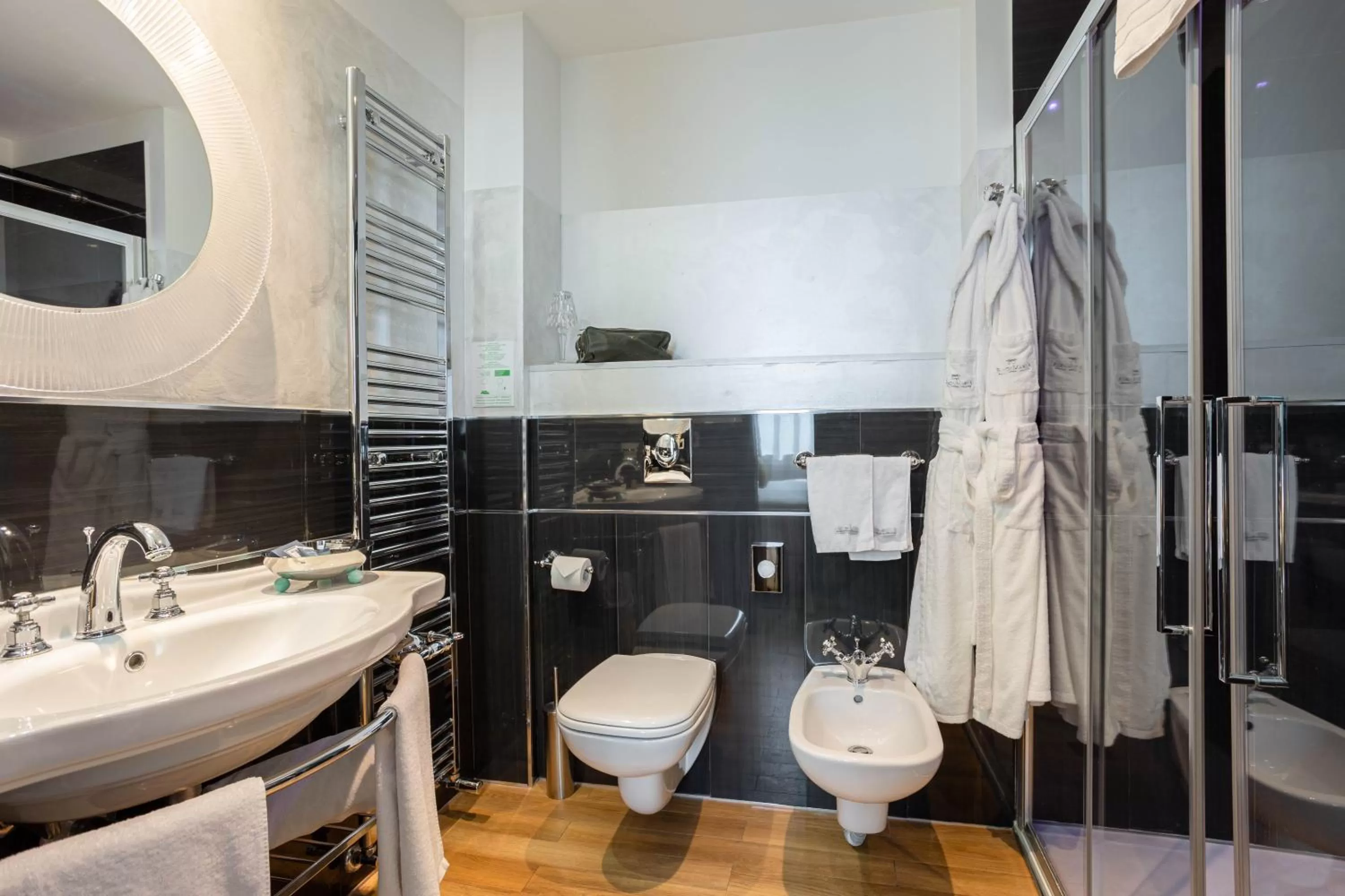 Shower in Bianca Maria Palace Hotel