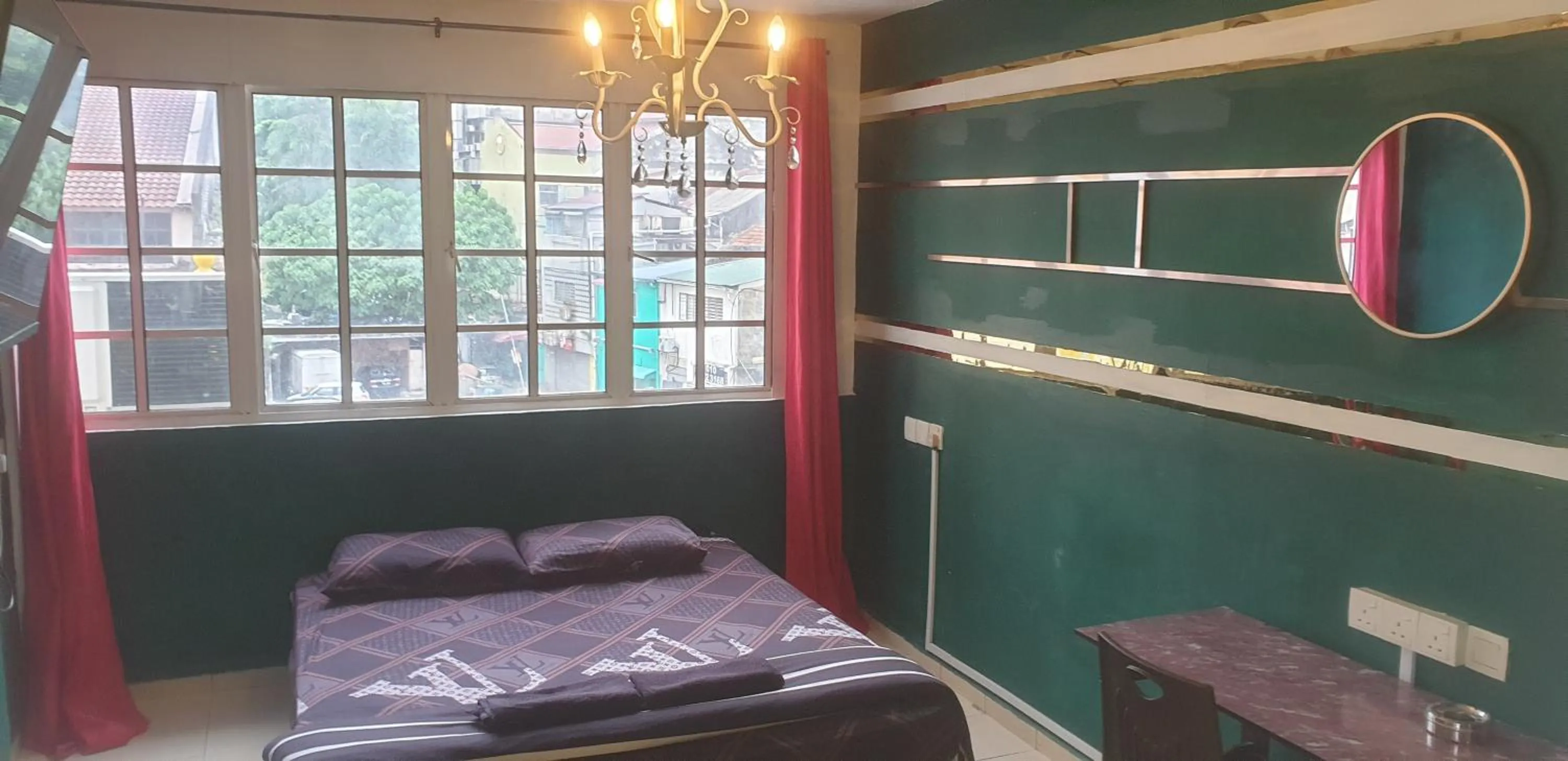 Property building, Bed in City Inn Hotel