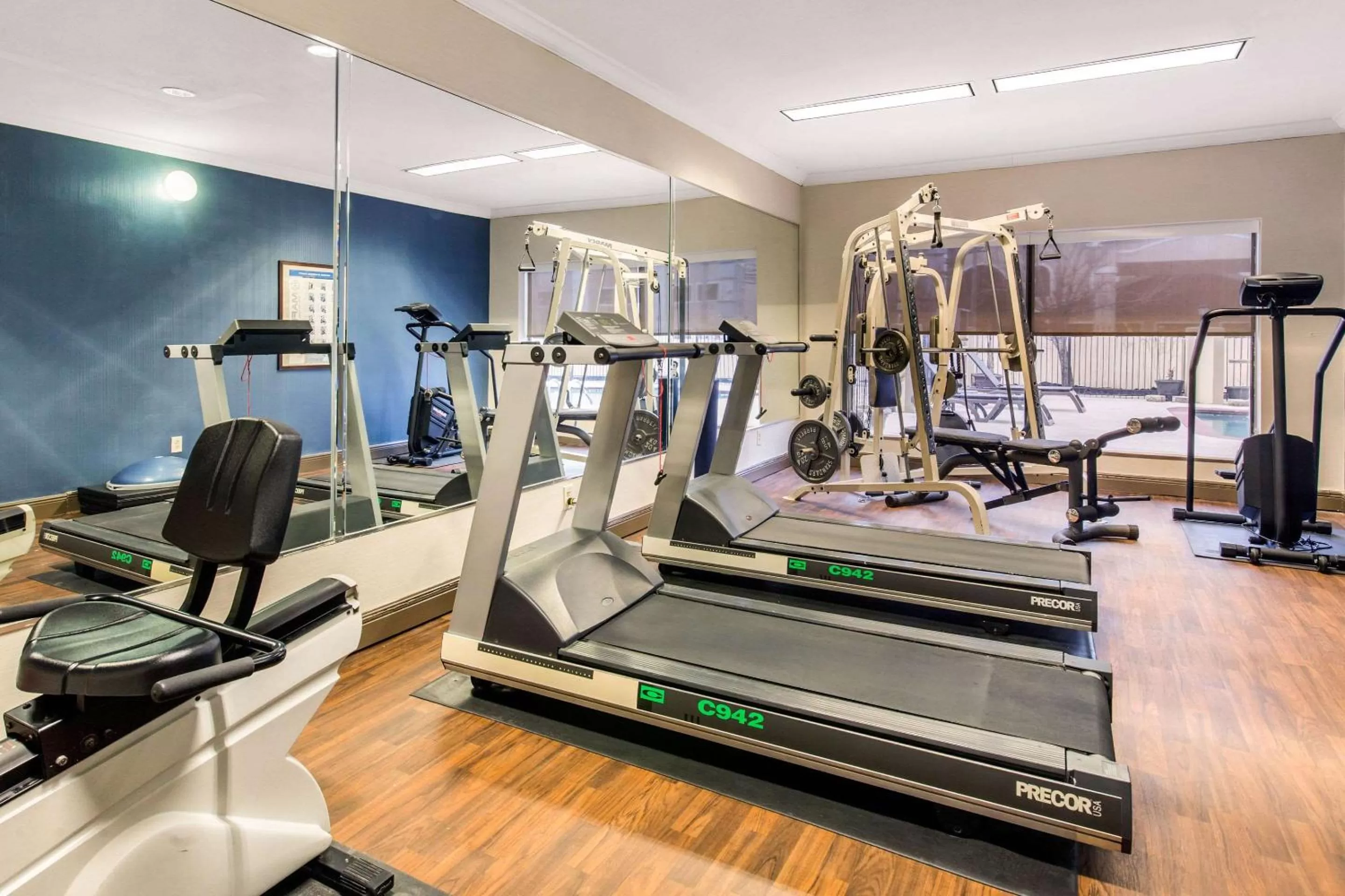 Fitness centre/facilities, Fitness Center/Facilities in Comfort Inn & Suites IAH Bush Airport – East