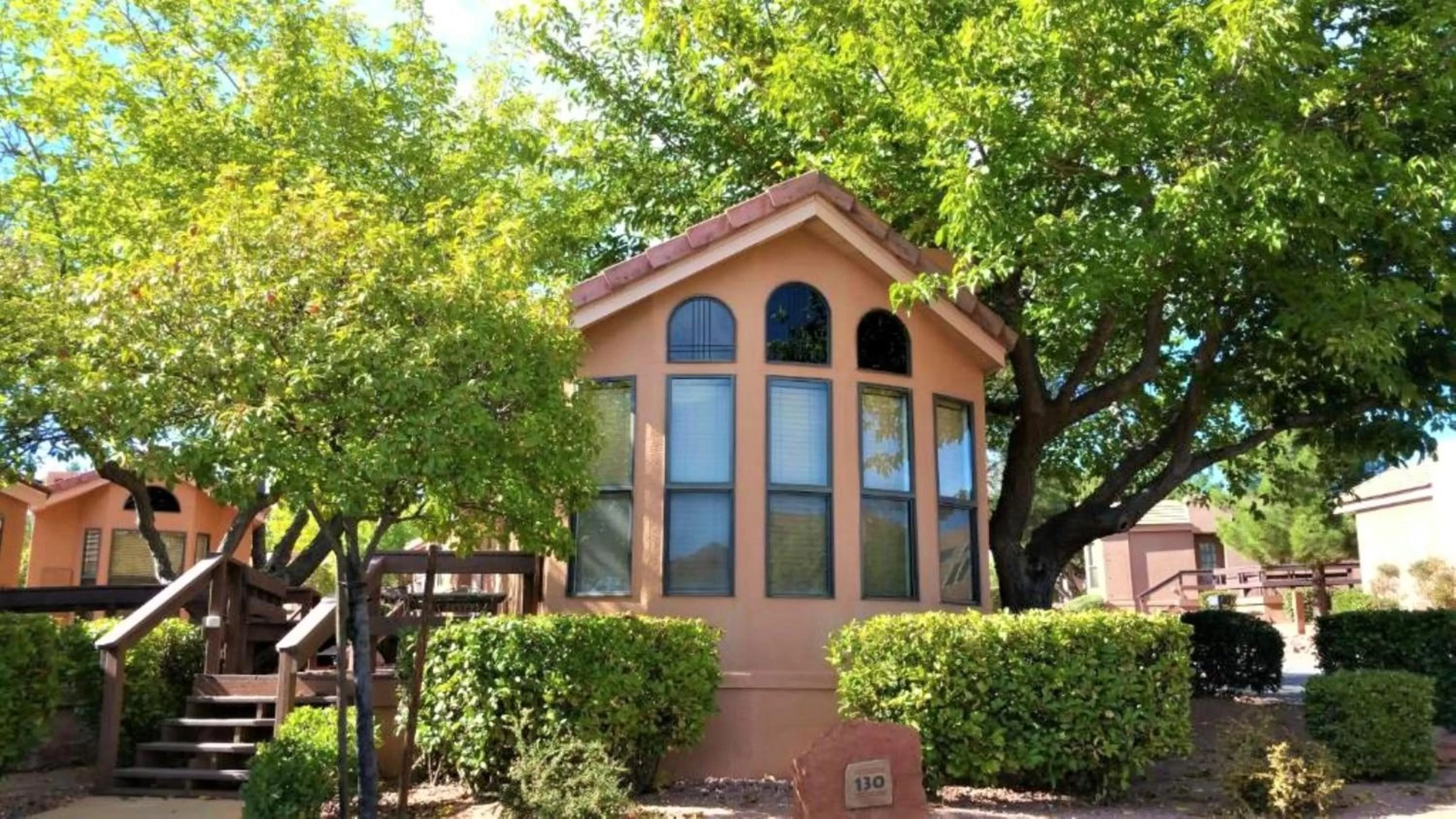 Property building in Sedona Pines Resort