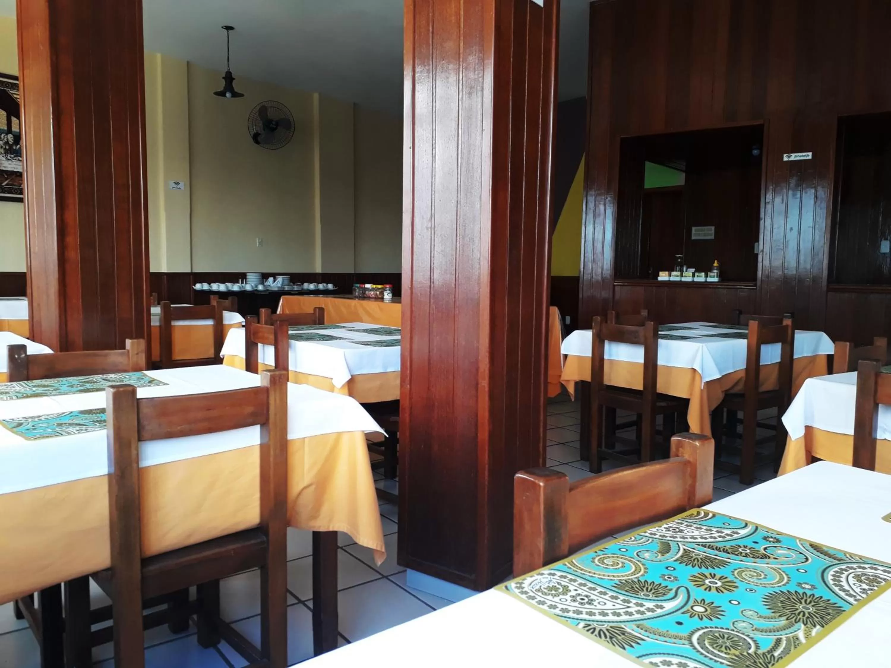 Restaurant/places to eat in Hotel JB