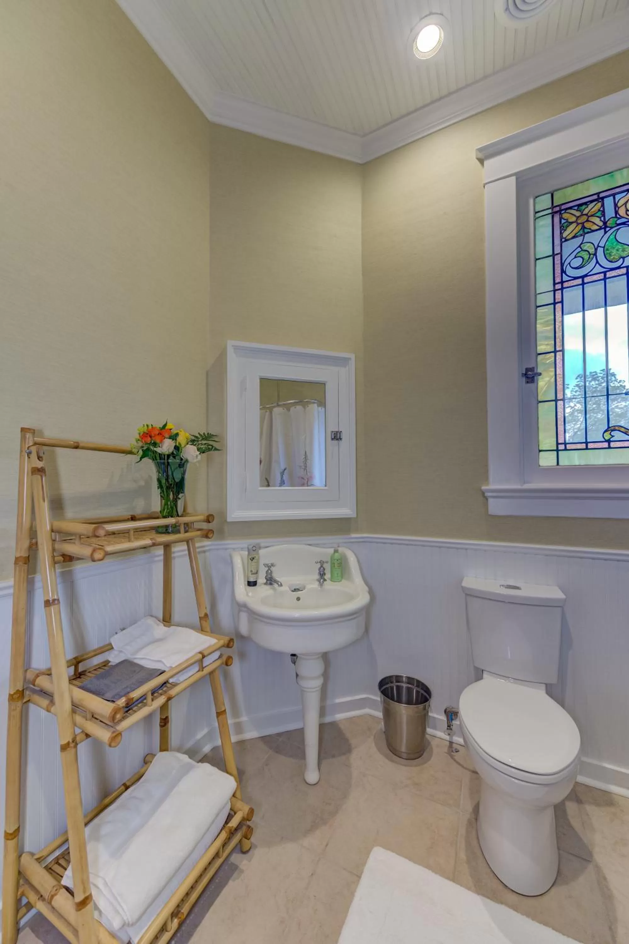 Bathroom in Oak Hall Bed and Breakfast