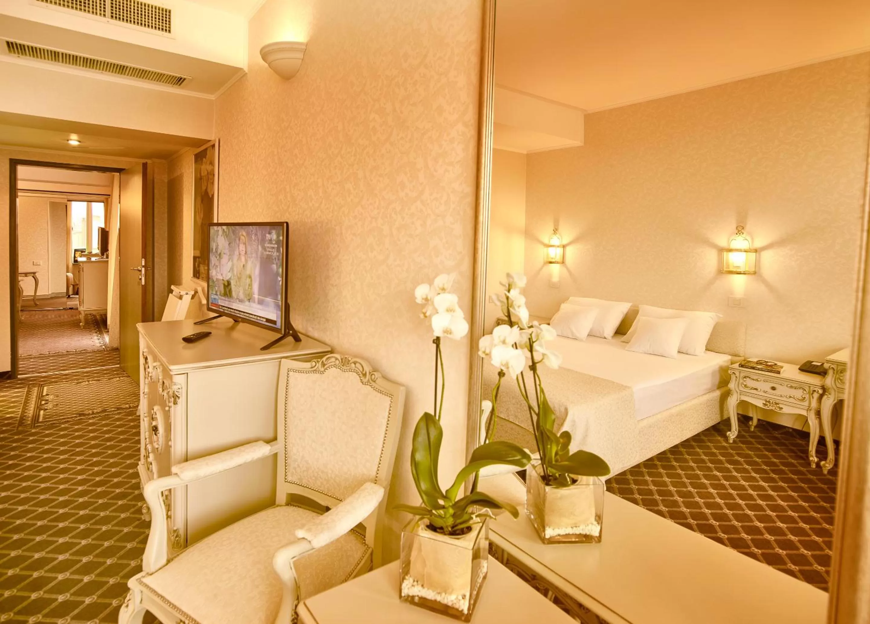 Decorative detail, Bed in Continental Forum Arad