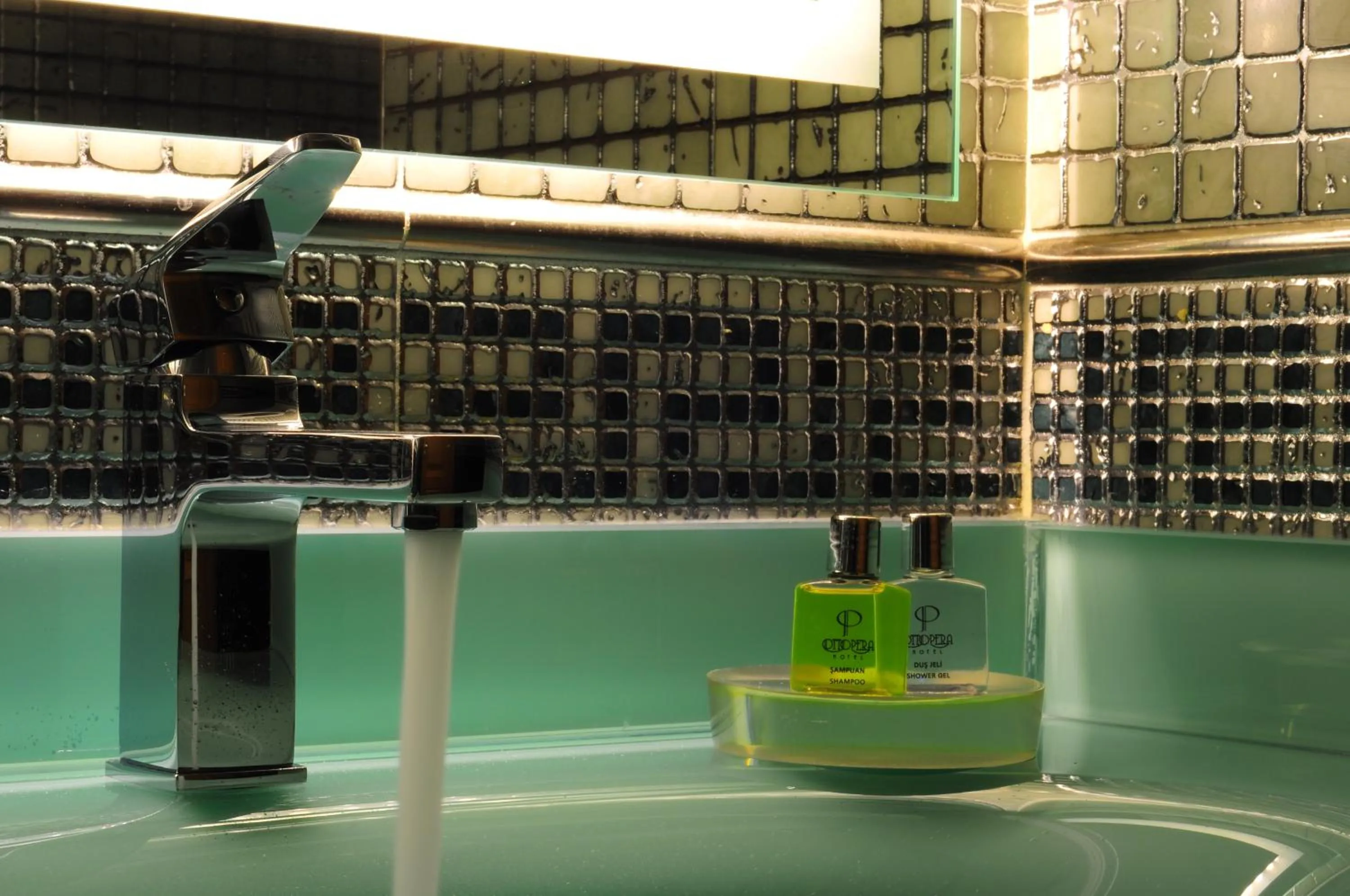 Bathroom in Ottopera Hotel