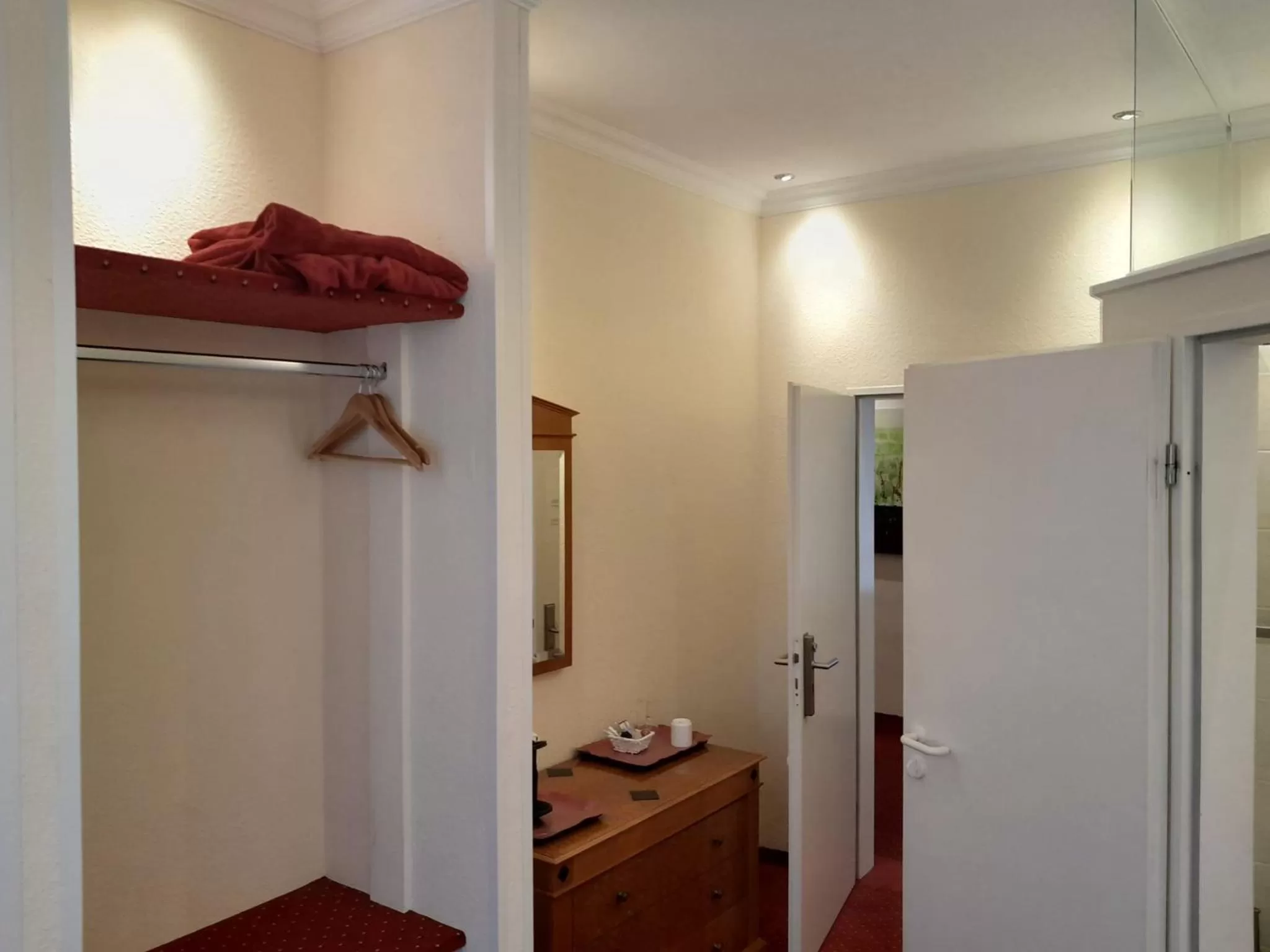 Coffee/tea facilities in Schlosshotel Domäne Walberberg