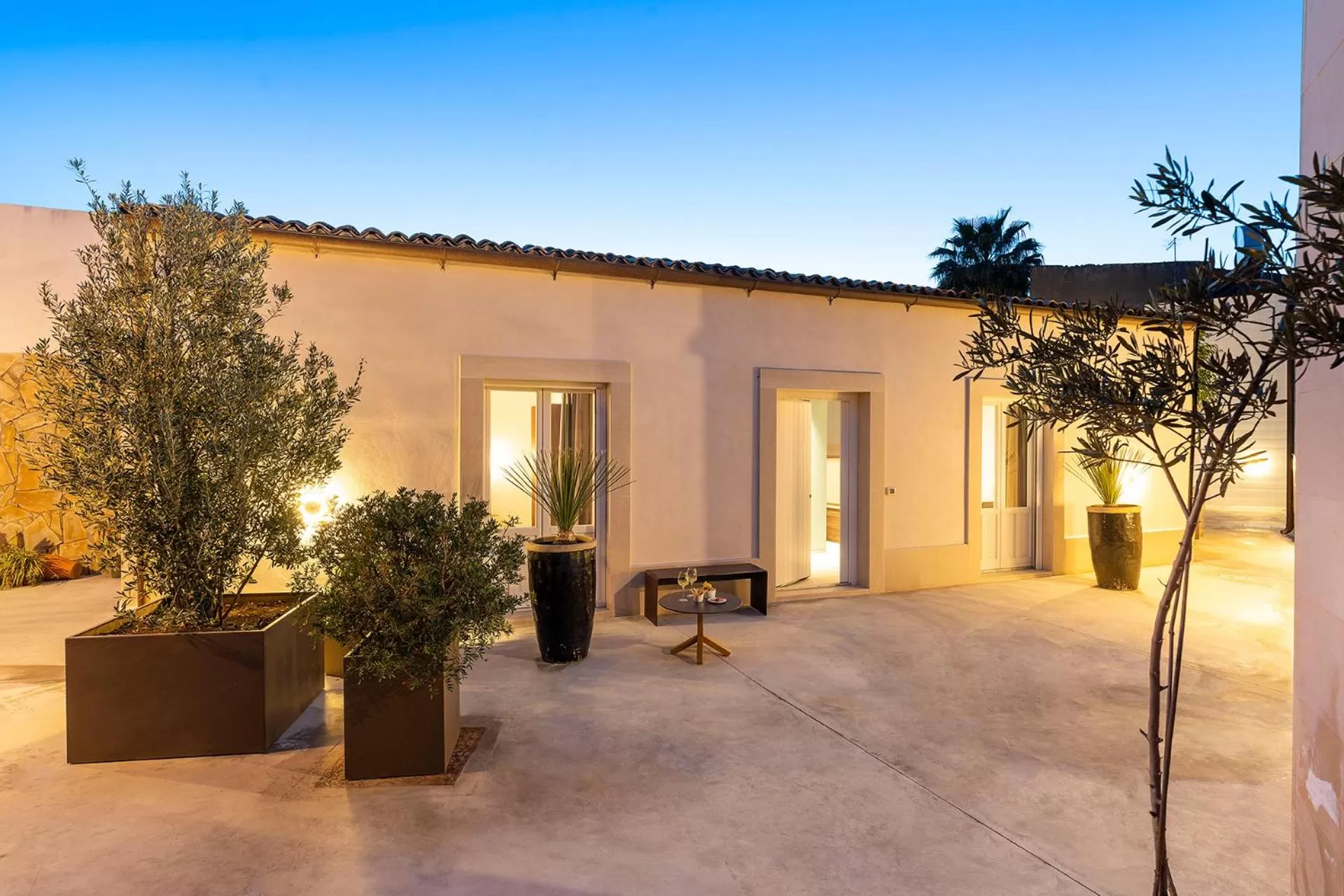 Patio in Byssus Suites