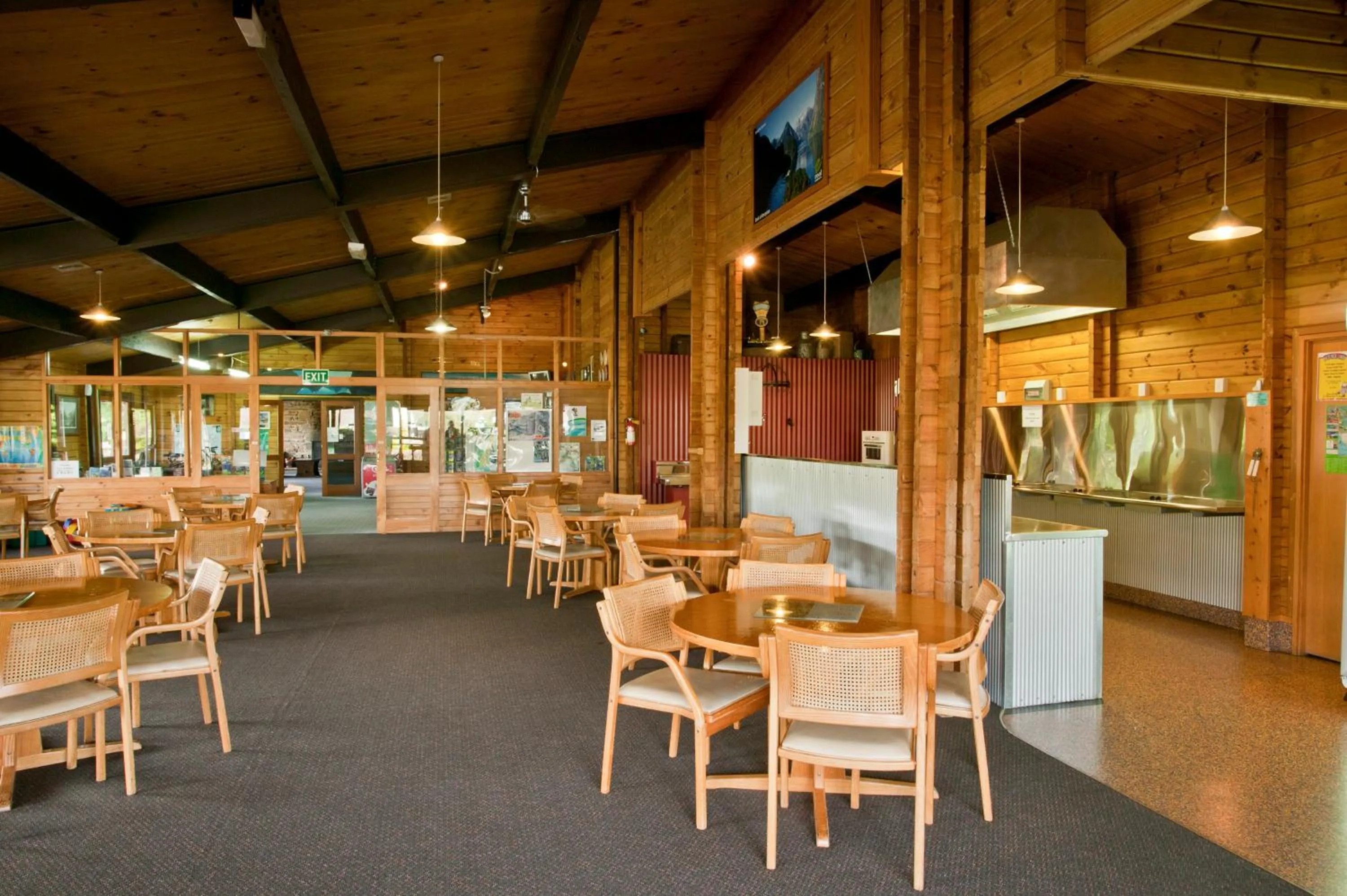 Communal kitchen in Te Anau Top 10 Holiday Park and Motels