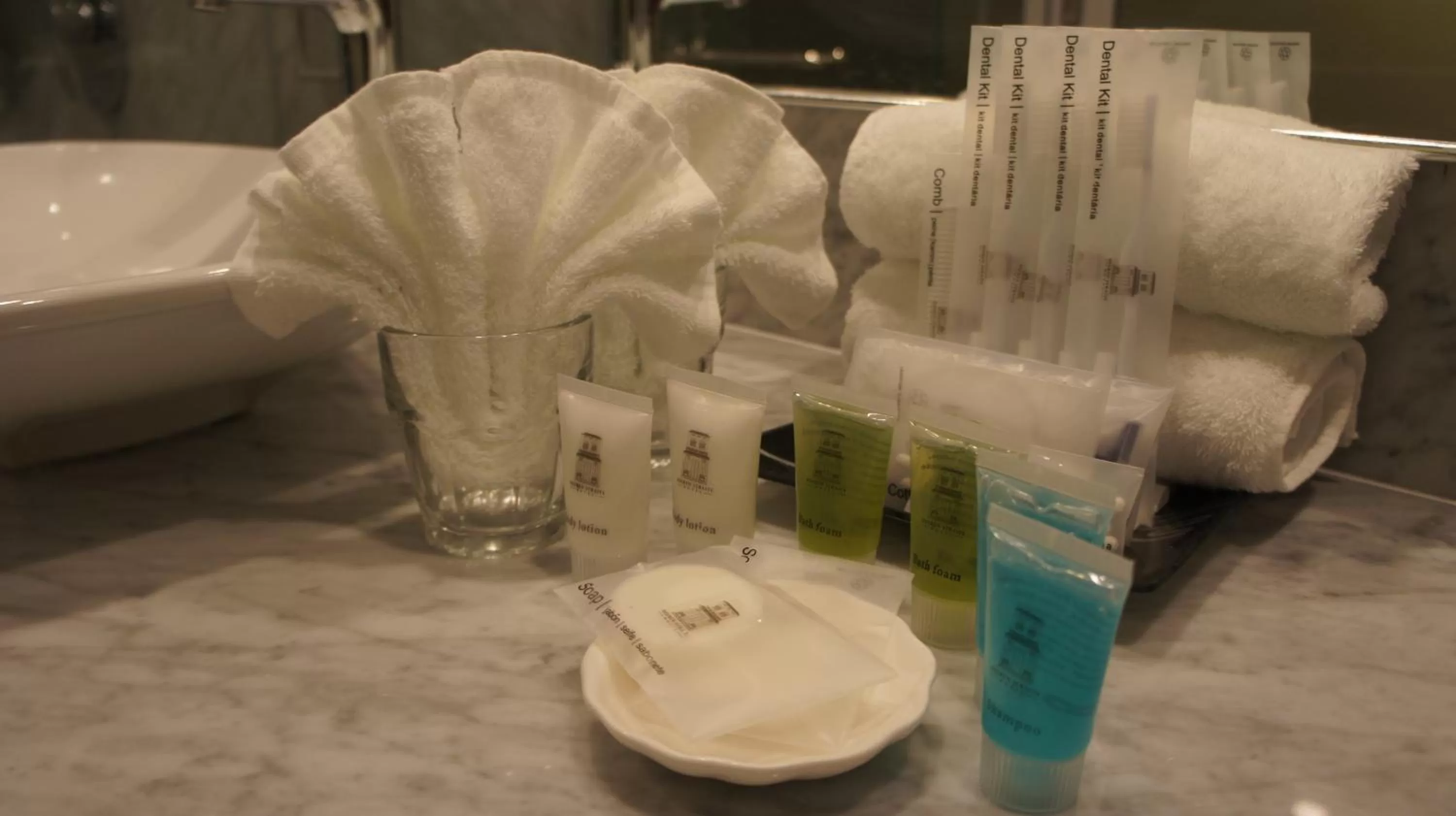 Toilet in Heeren Straits Hotel