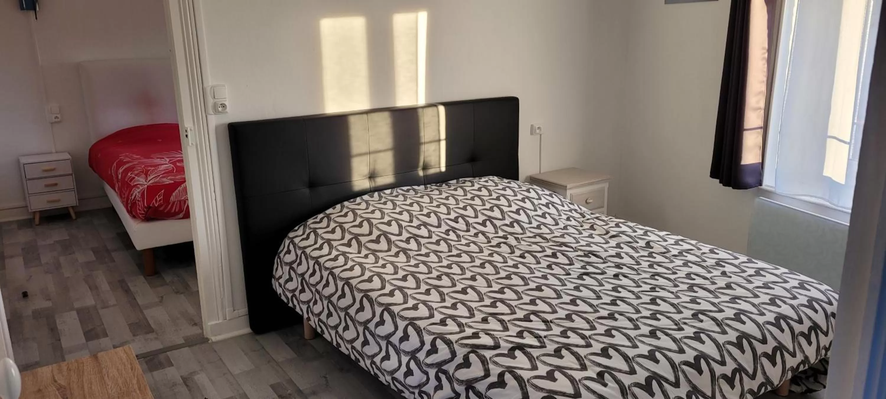 Photo of the whole room, Bed in Auberge Gauloise