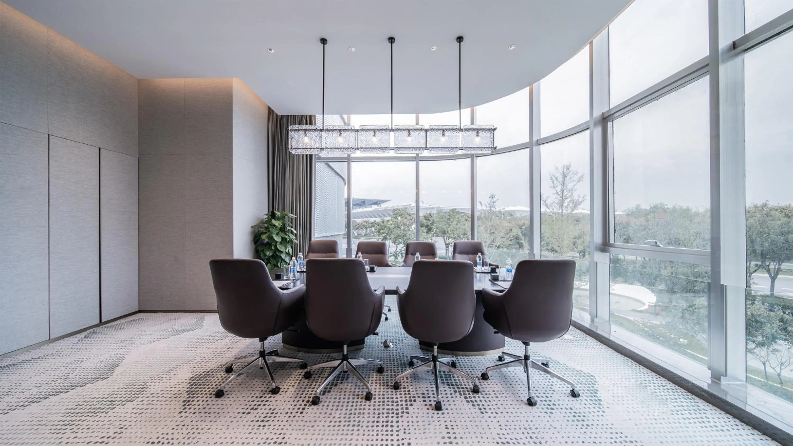 Meeting/conference room in HUALUXE Xi'an Chanba by IHG-西安浐灞华邑酒店-Near Xi'an International Convention Exhibition Center and Shopping mall and The Romantic show of Xi'an-Free Luggage Storage-English Service