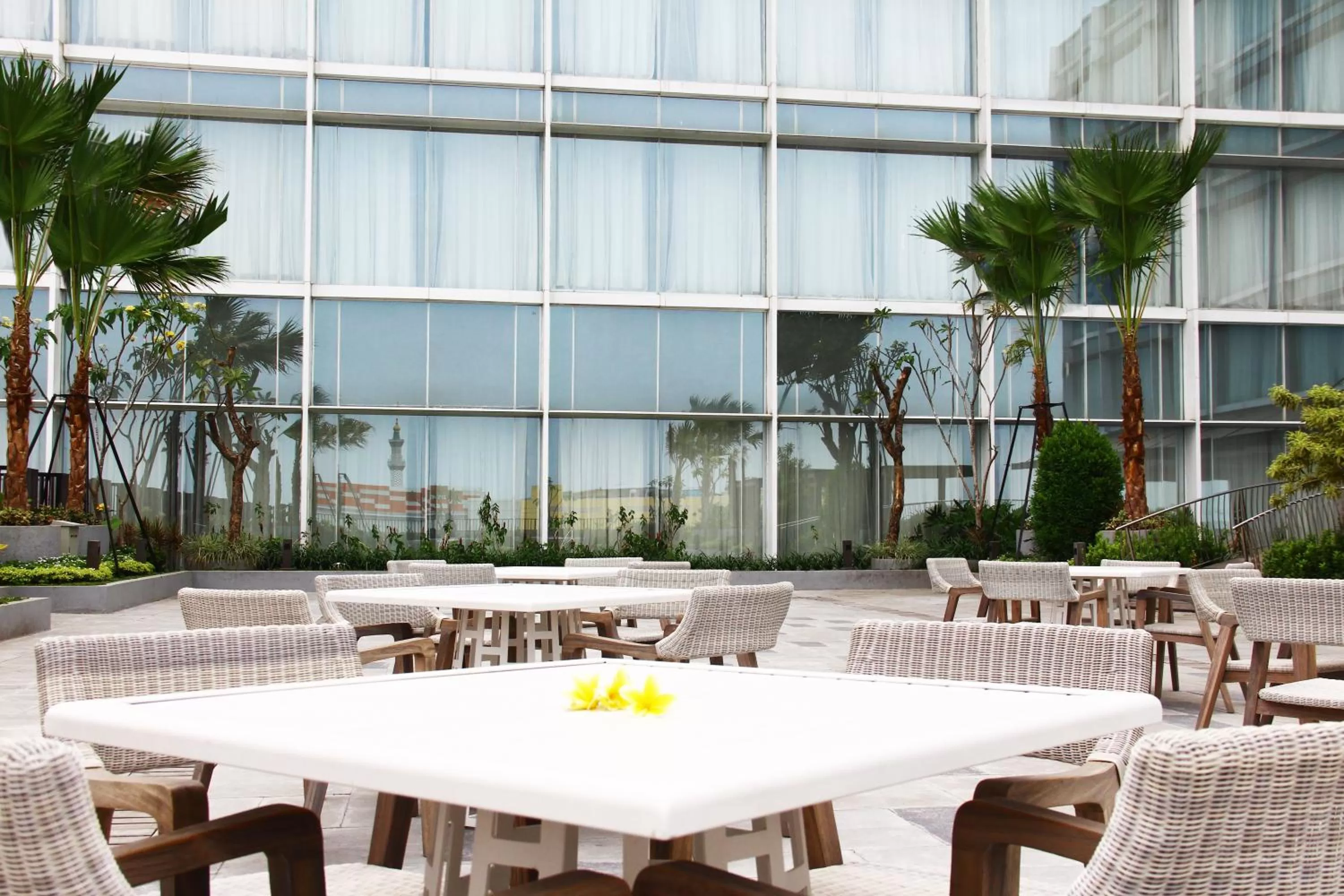 Restaurant/places to eat in The Luxton Cirebon Hotel and Convention