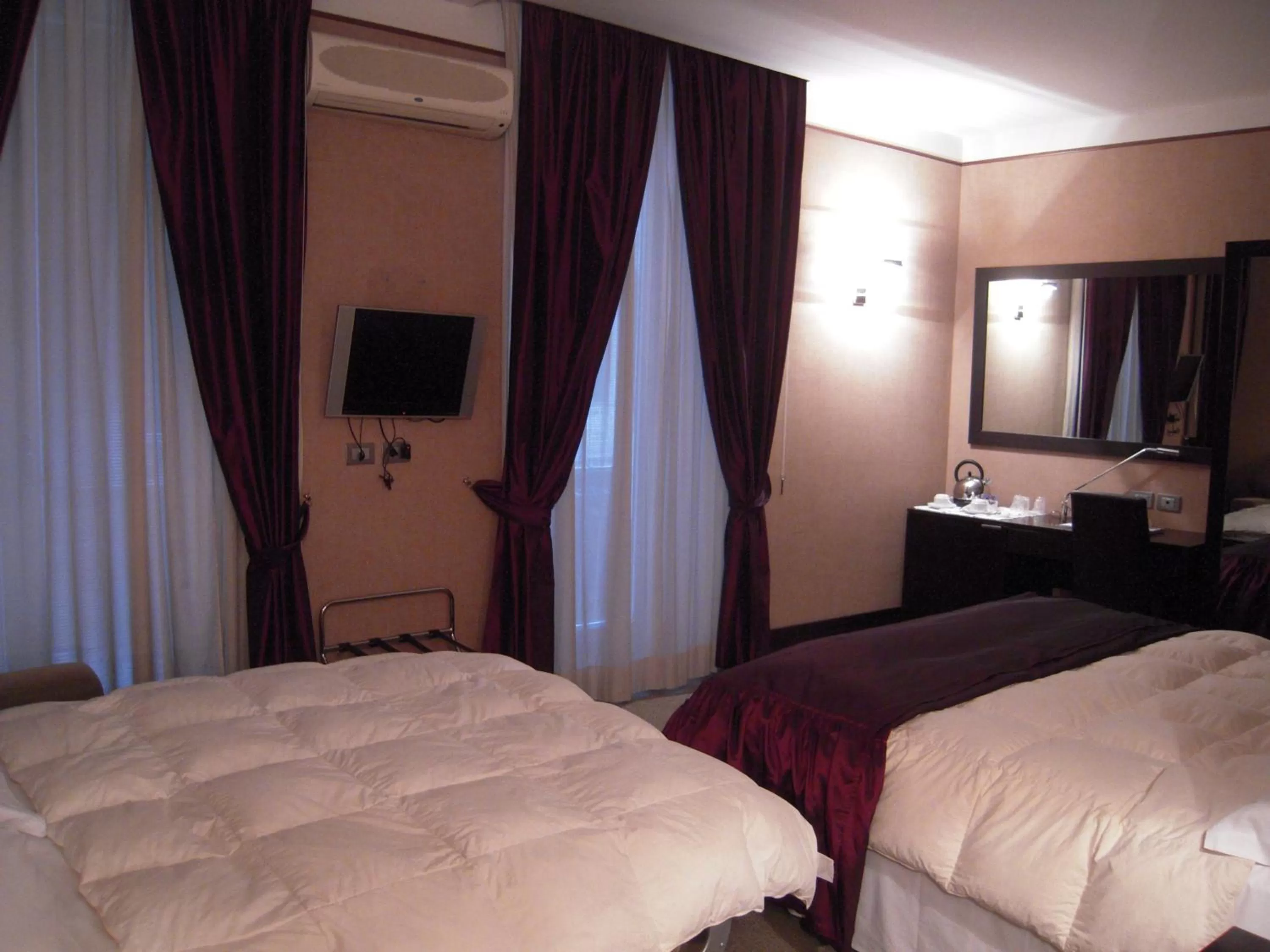 Photo of the whole room, Bed in MH Design Hotel