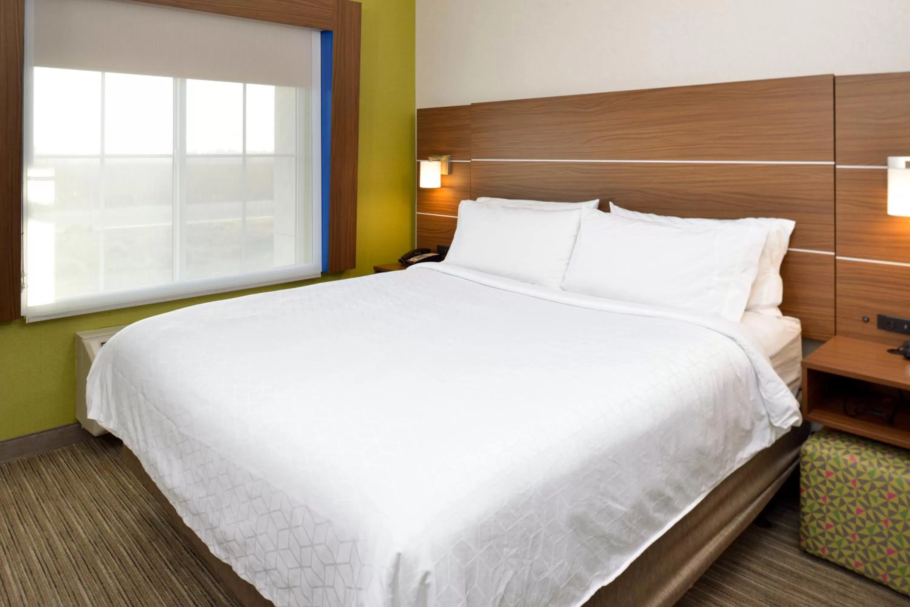 Photo of the whole room, Bed in Holiday Inn Express Lodi by IHG
