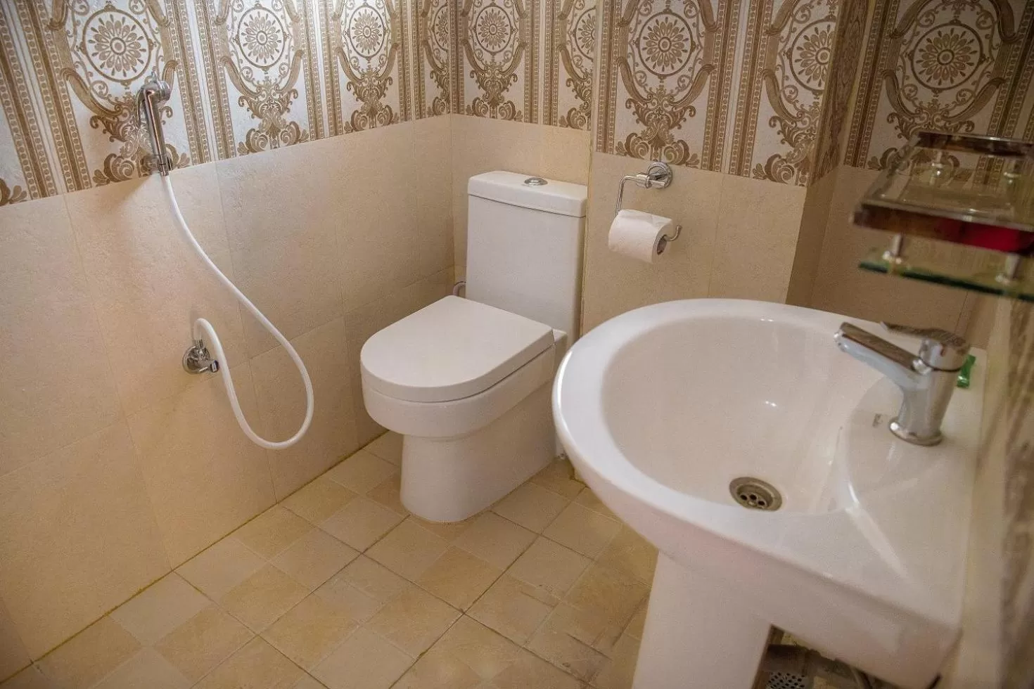 Bathroom in Hotel Himalayan Vacation