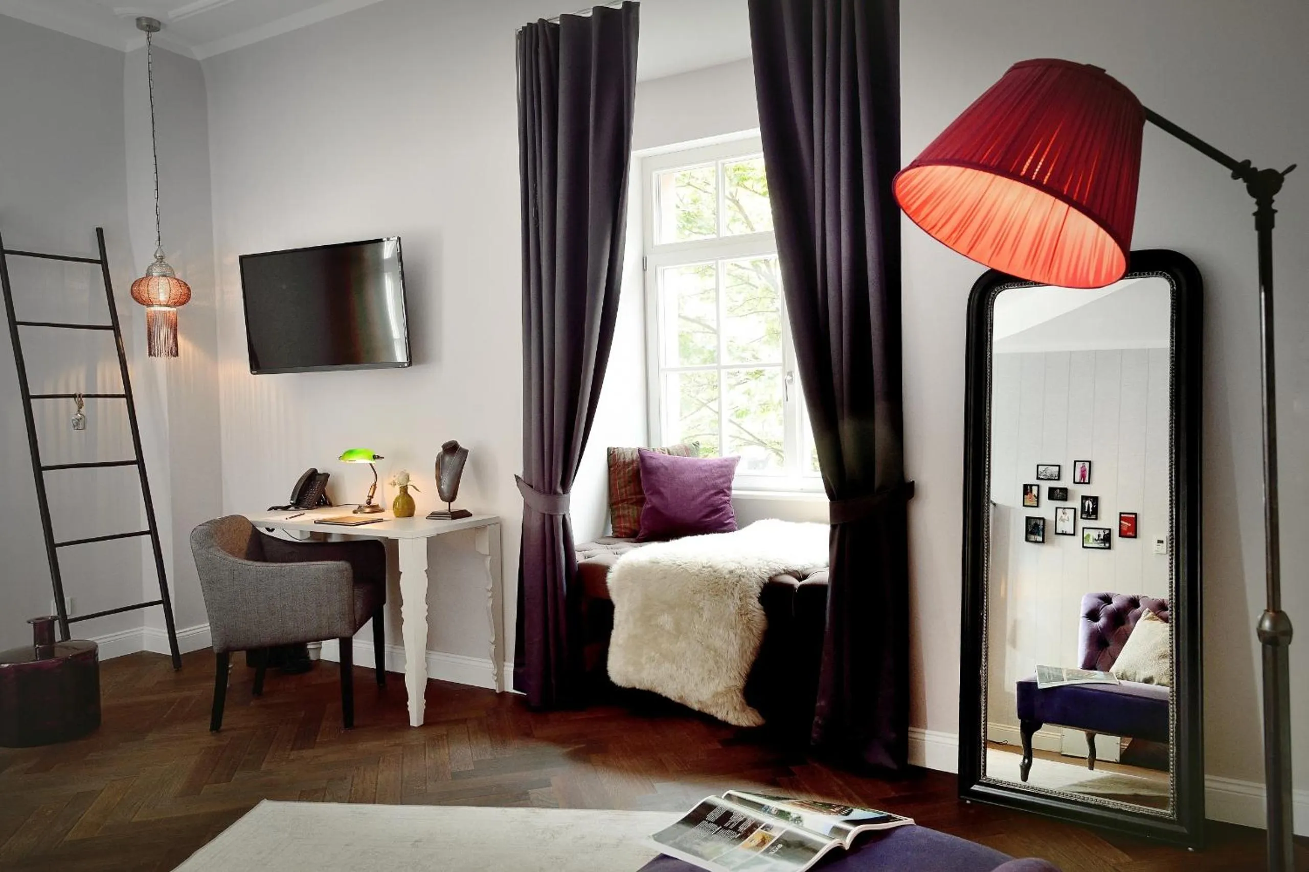 Seating area, Bed in Syte Boutique Hotel Mannheim