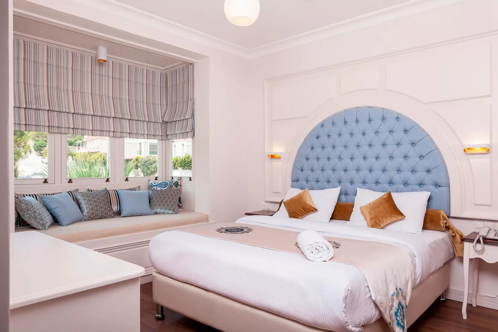 Bed in Salbakos Herakleia Hotel