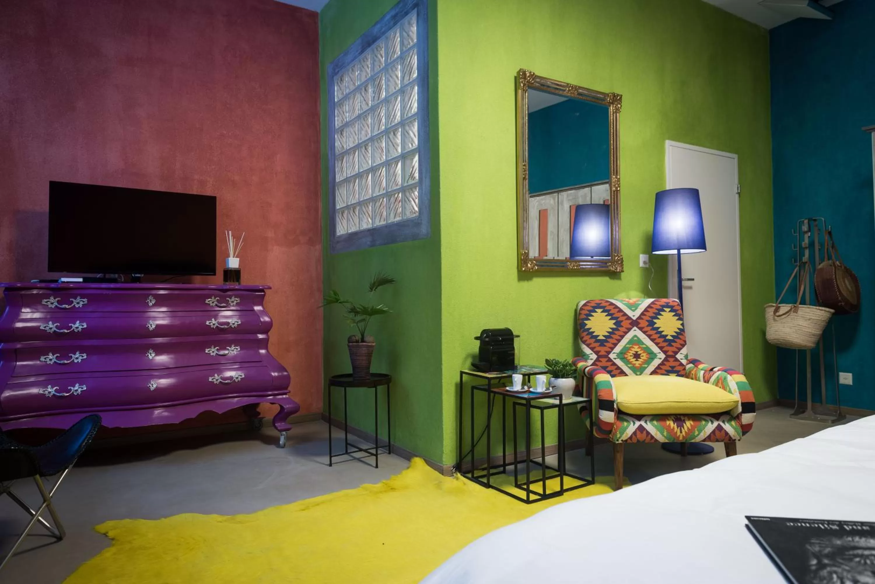 Bedroom, Bed in No1 Art B&B