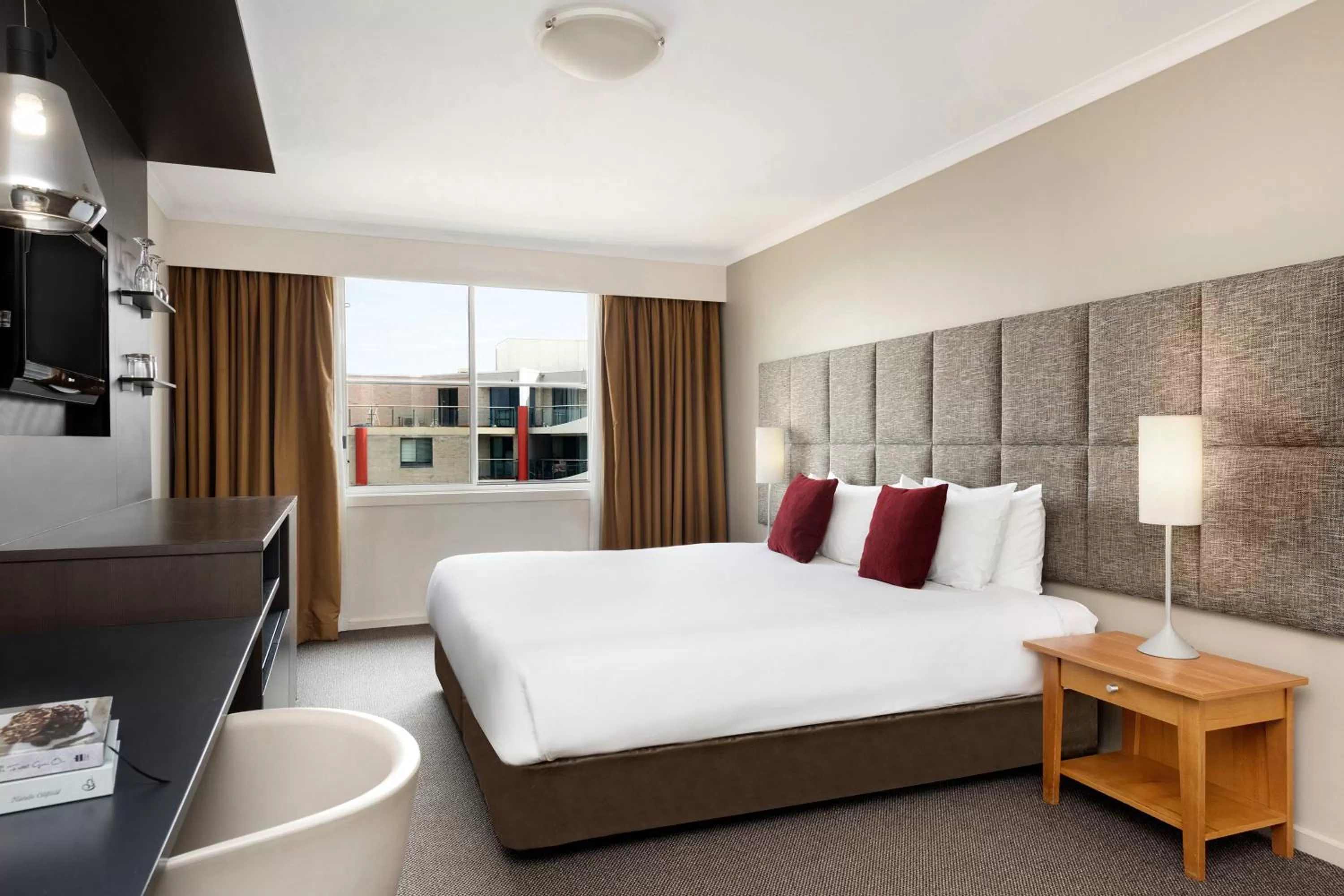 Hotel Room - Weekly Housekeeping in Mantra on Northbourne