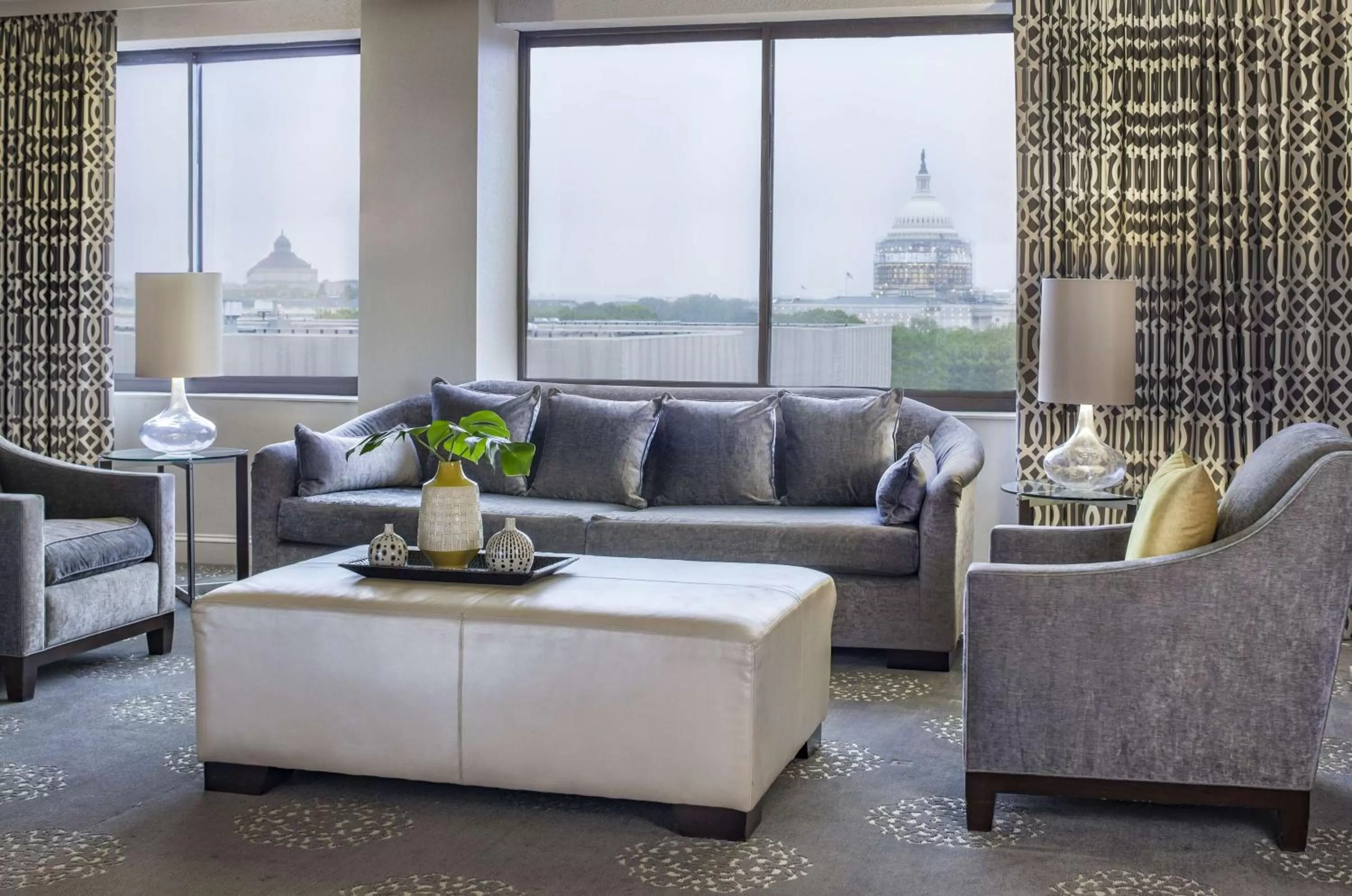Living room in Hilton Washington DC Capitol Hill
