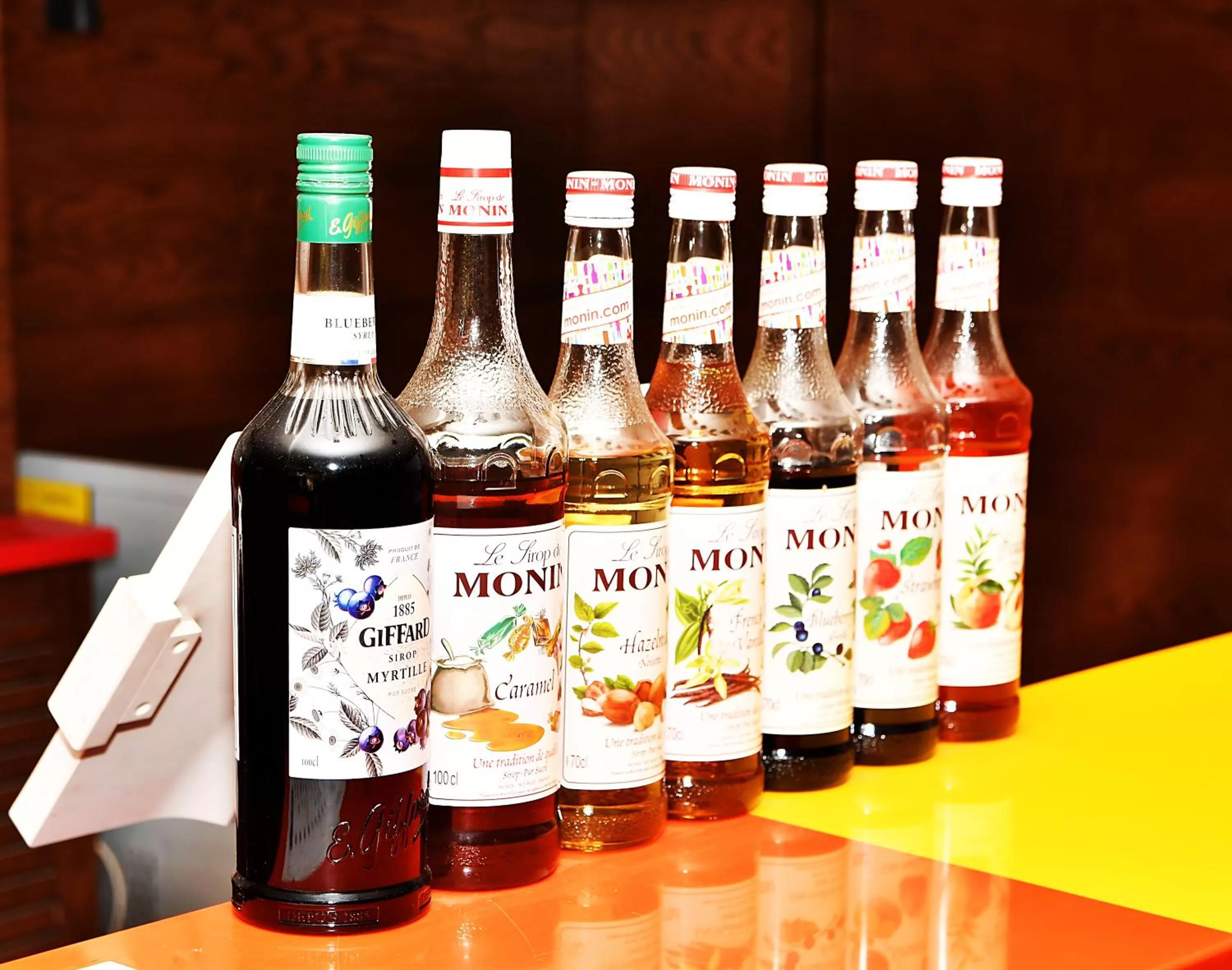 Restaurant/places to eat in Hotel Akbar International