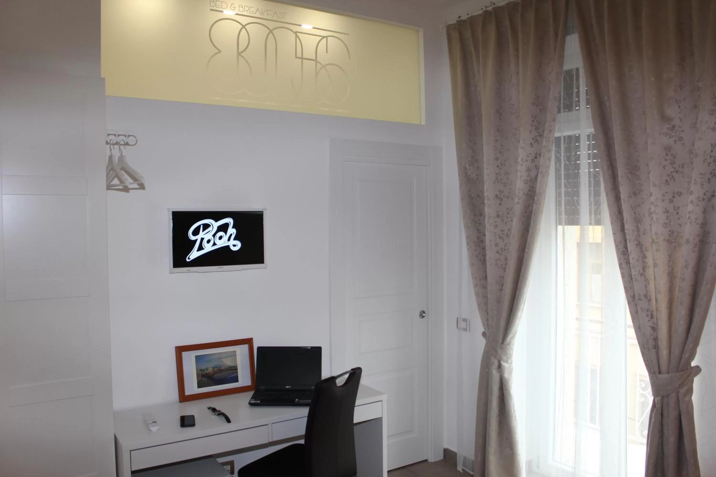 TV and multimedia in B&B 80056 Ercolano