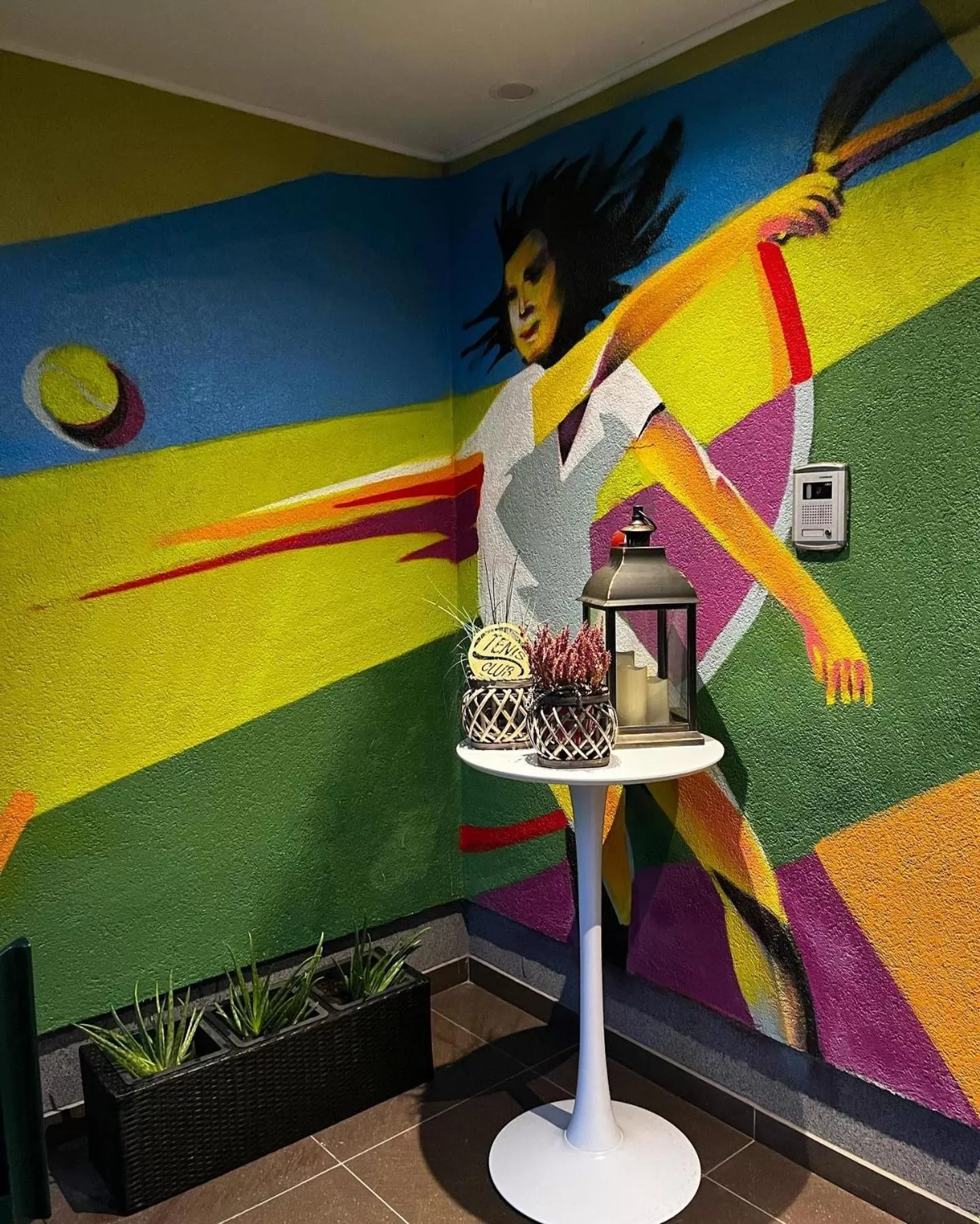 Decorative detail in Tenis Club