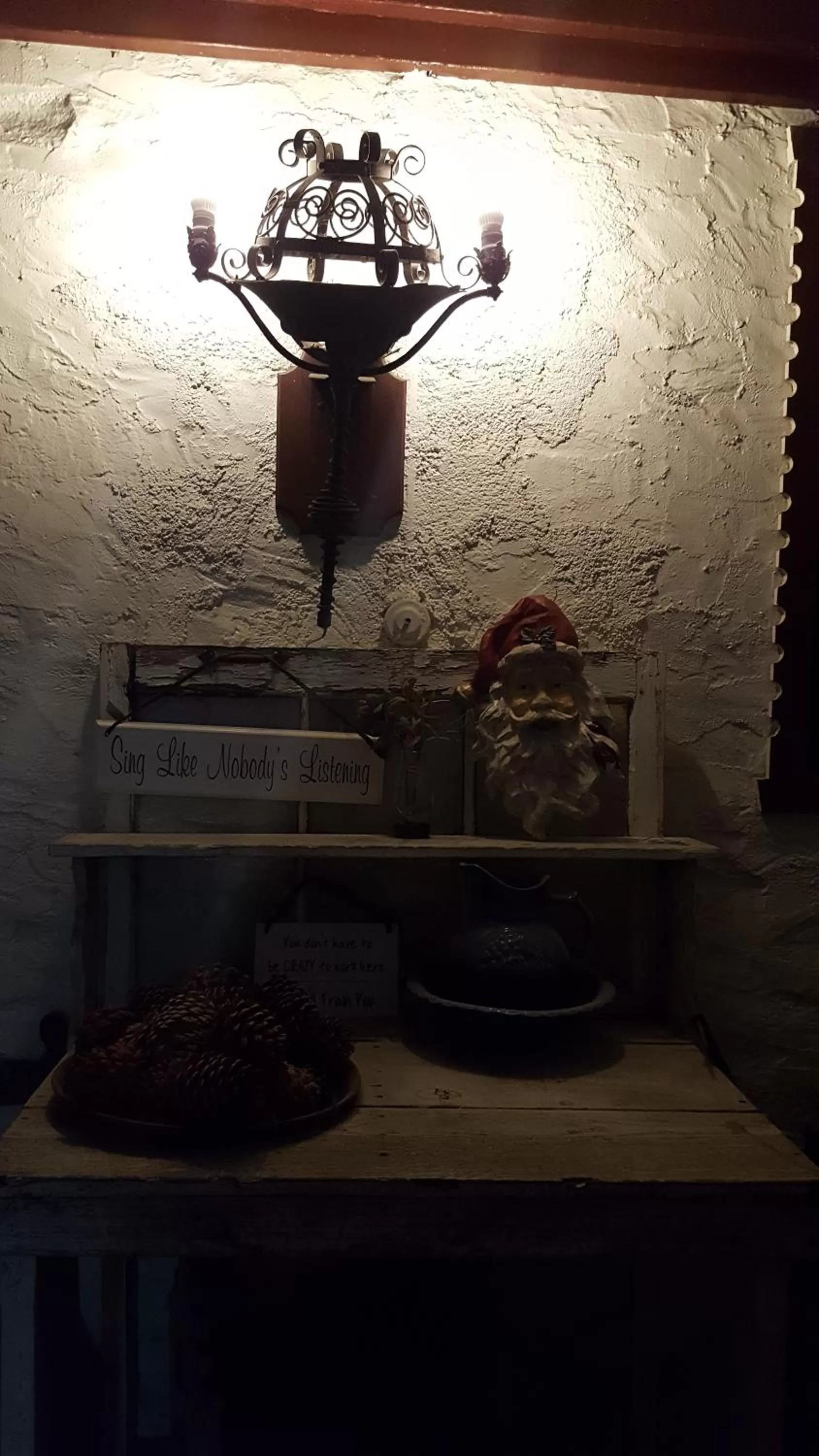 Decorative detail in Gunn House Hotel