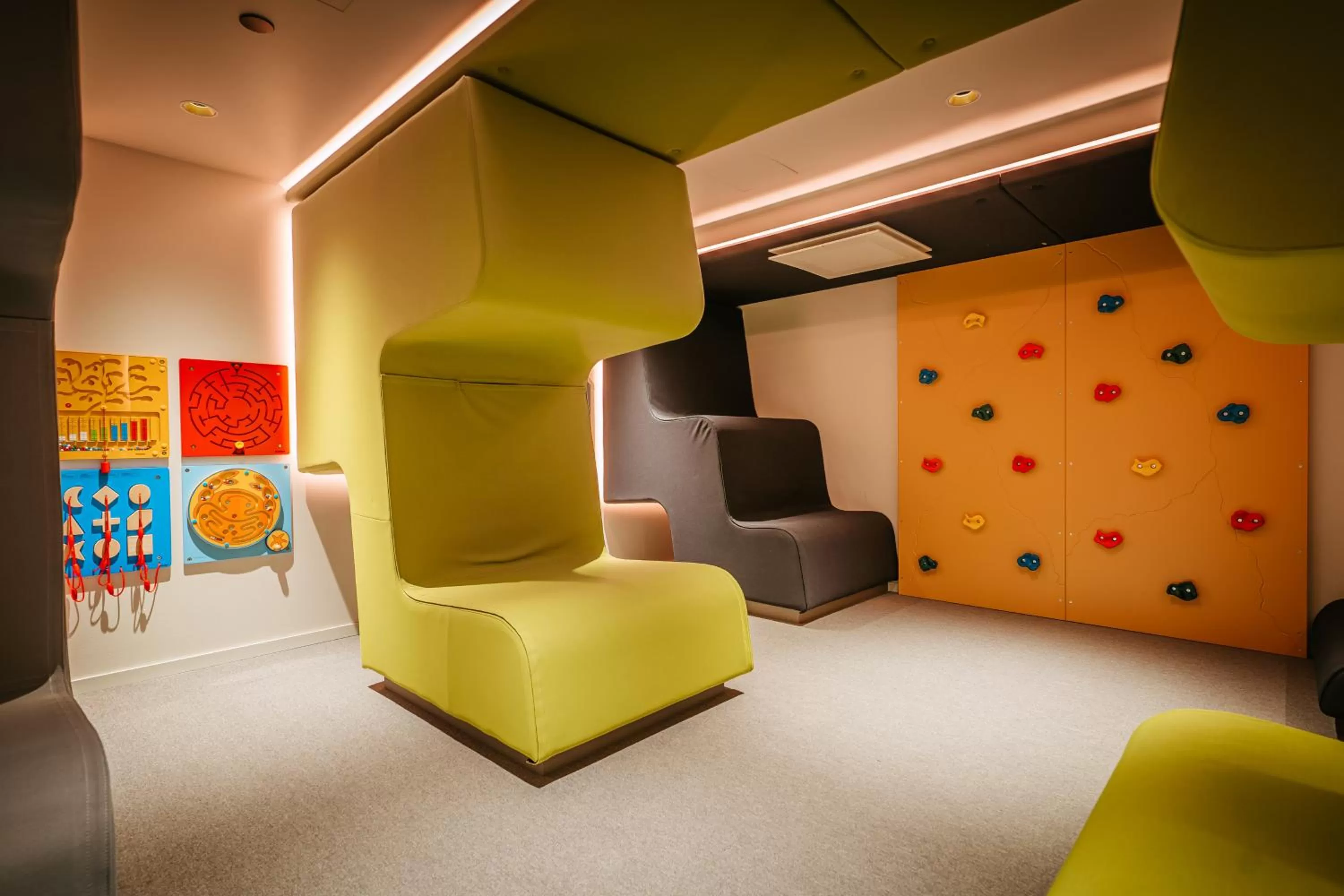 Children play ground, Bed in Tallink City Hotel