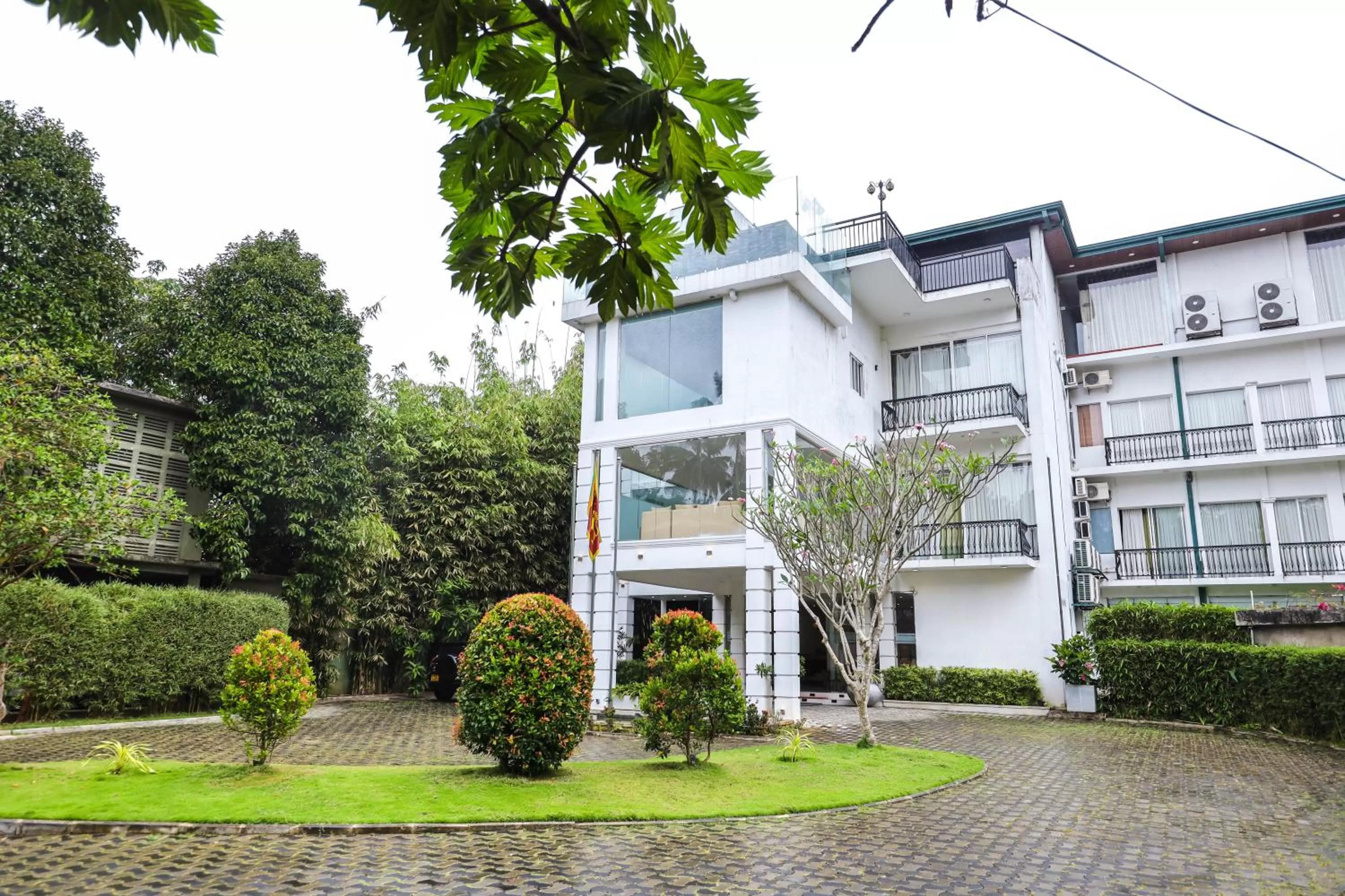 Property building in Hotel Ganthera Kandy