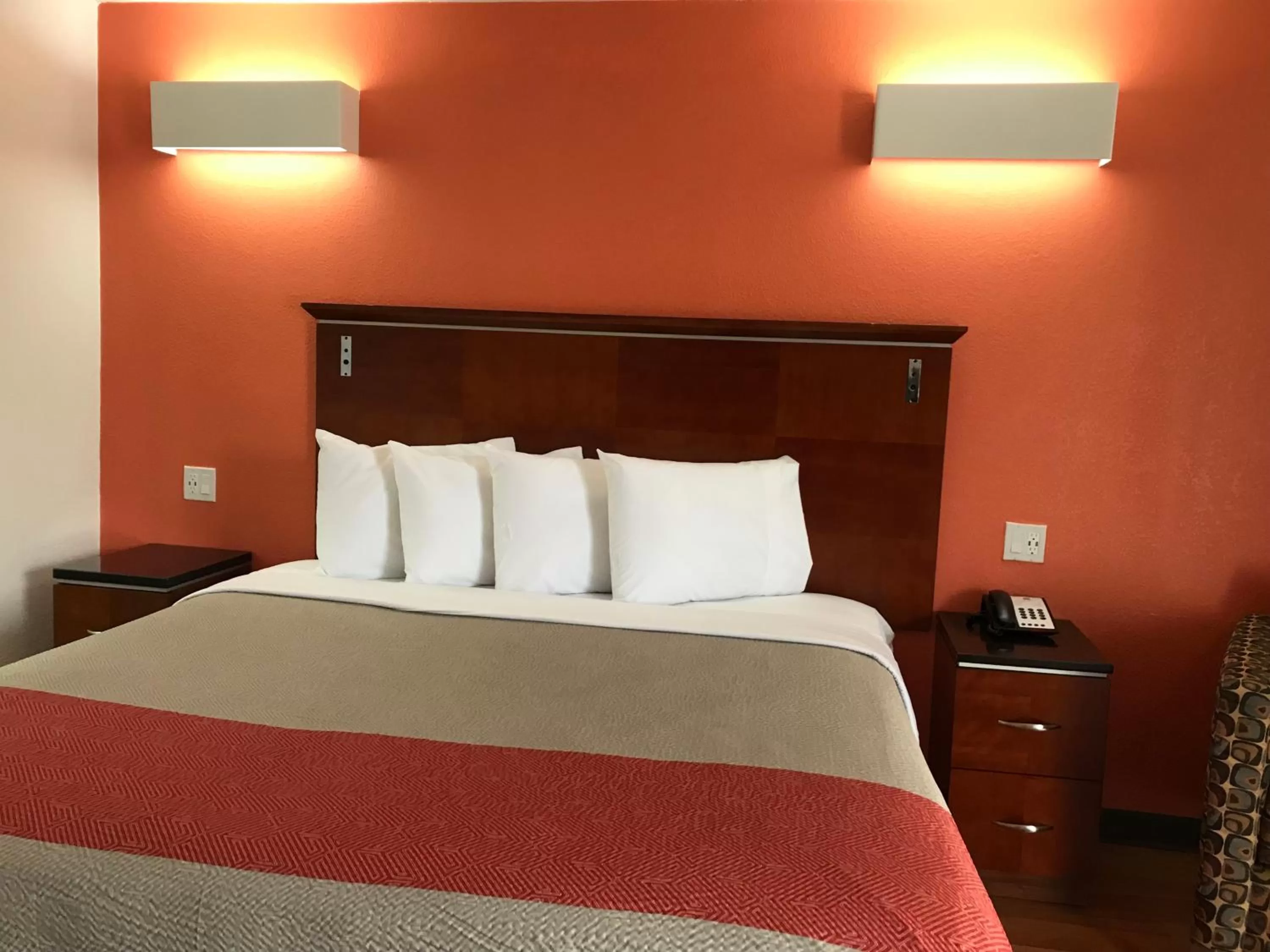 Bed in Motel 6-Alma, AR