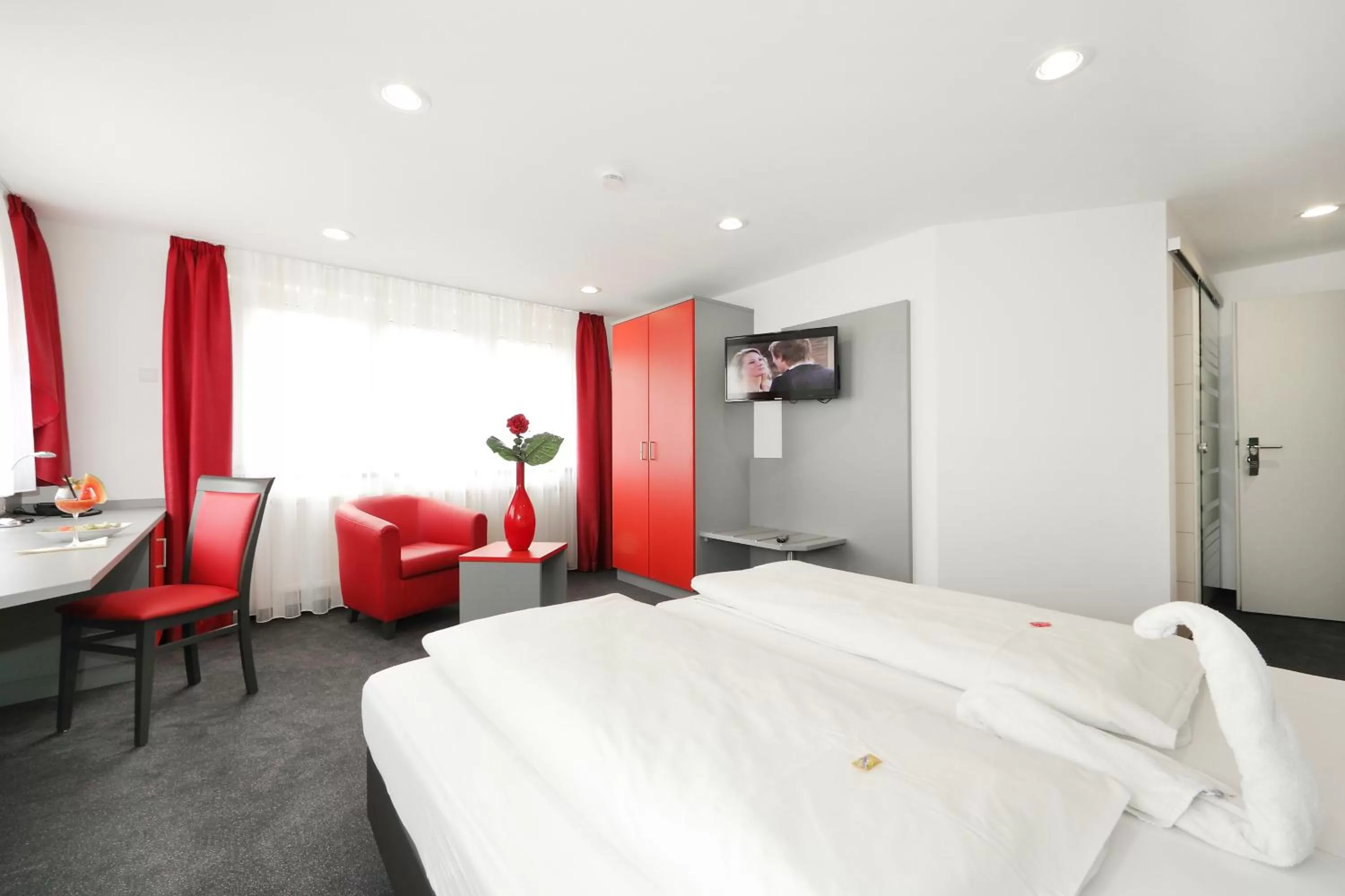 Photo of the whole room, Bed in Aalener Römerhotel aWL