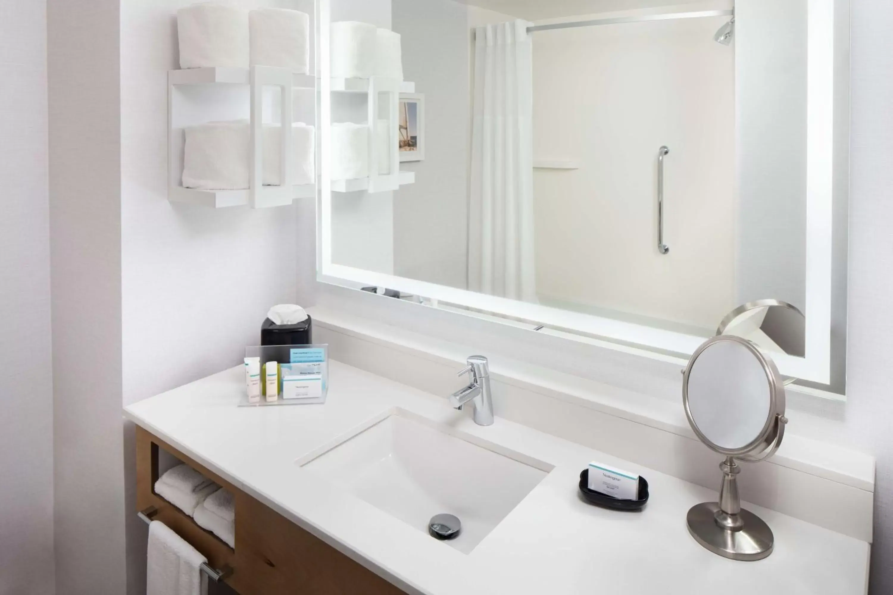 Queen Studio Suite with Two Queen Beds - Elite Floor in Hampton Inn & Suites by Hilton Miami Downtown/Brickell Queen Studio Suite with Two Queen Beds - Elite Floor in Hampton Inn & Suites by Hilton Miami Downtown/Brickell