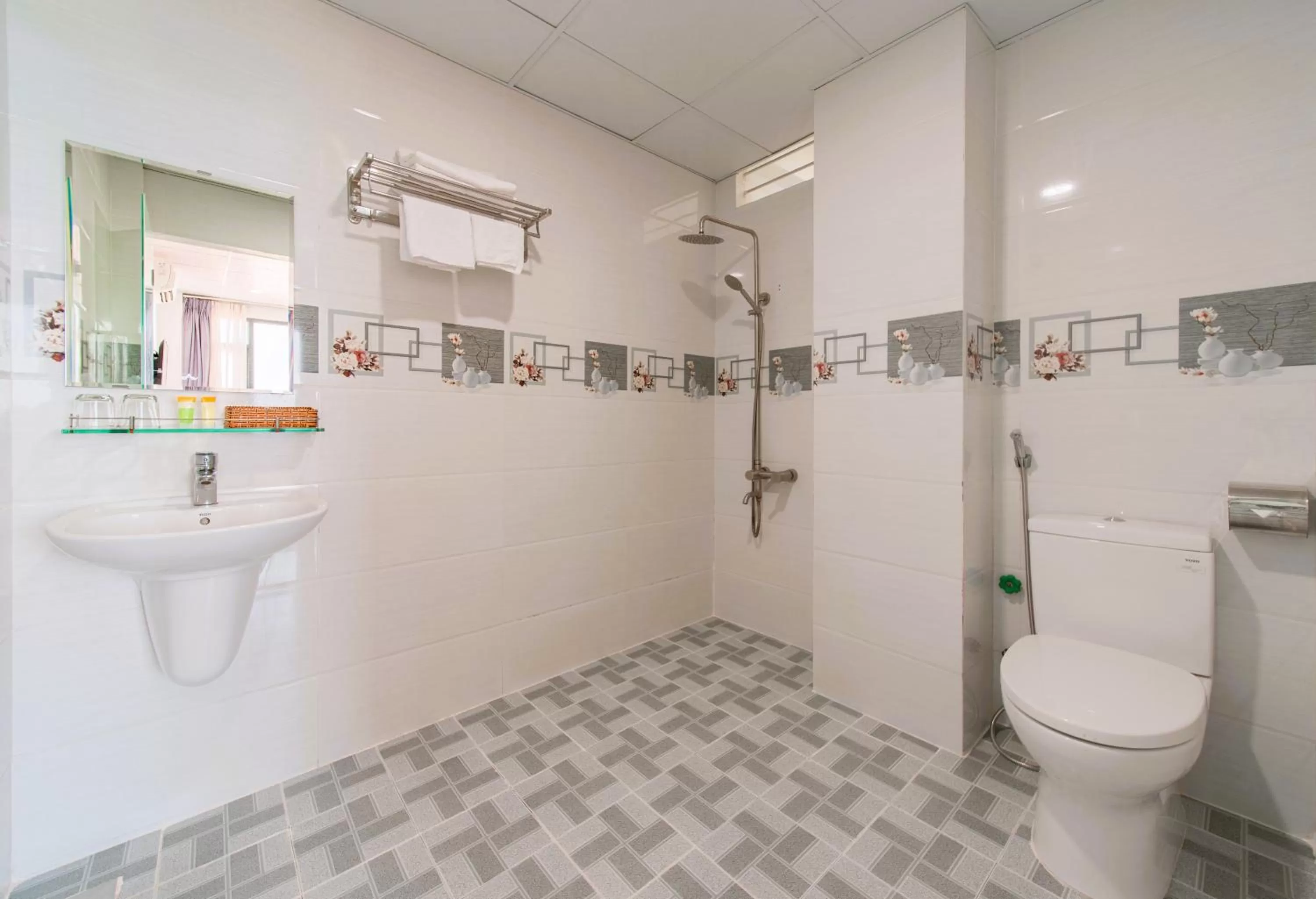 Shower in Arise Seaside Hotel