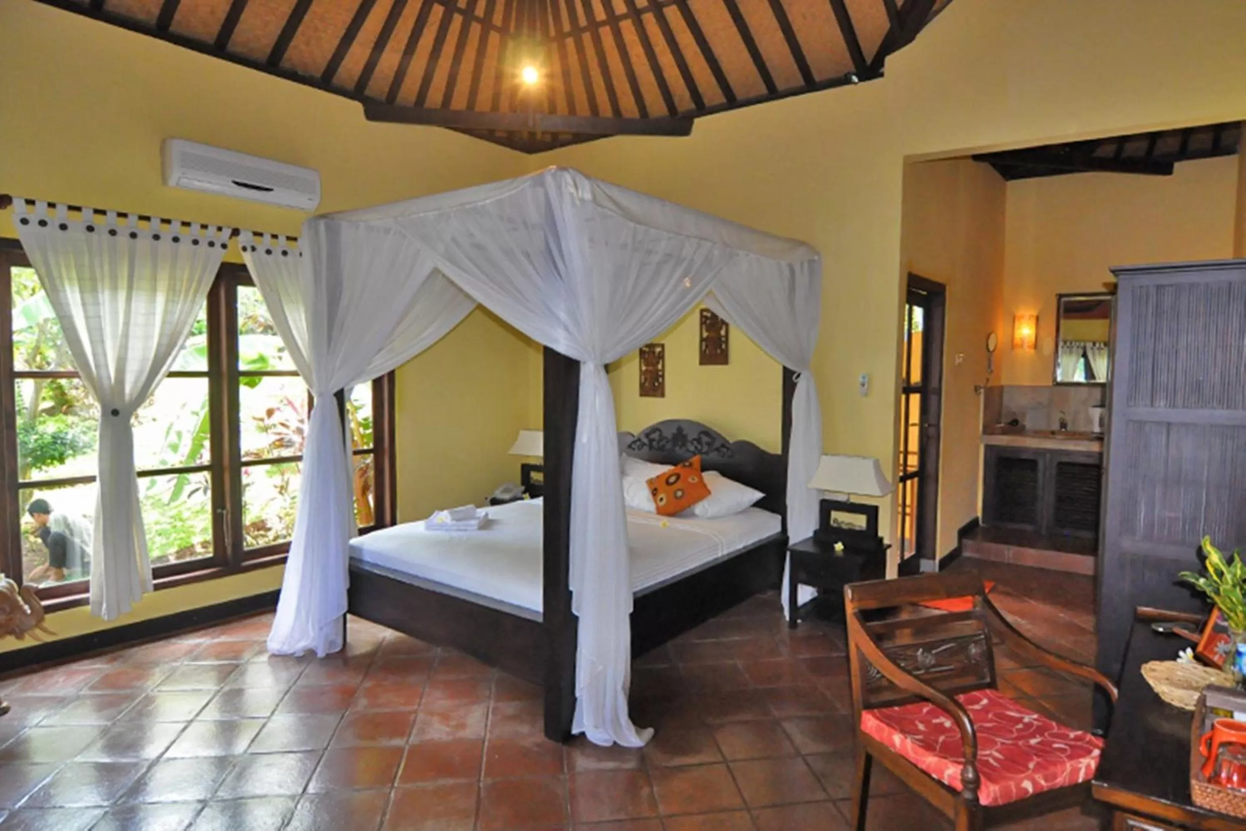 Photo of the whole room, Bed in Puri Mangga Sea View Resort and Spa