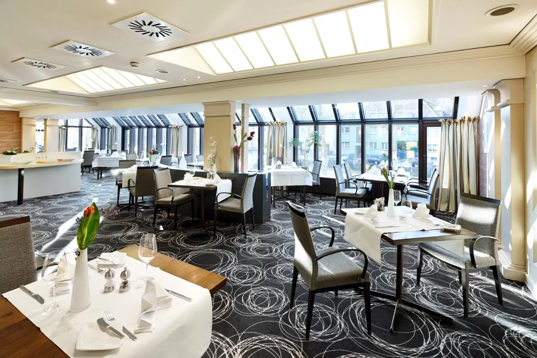 Restaurant/places to eat in Best Western Plus Arosa Hotel