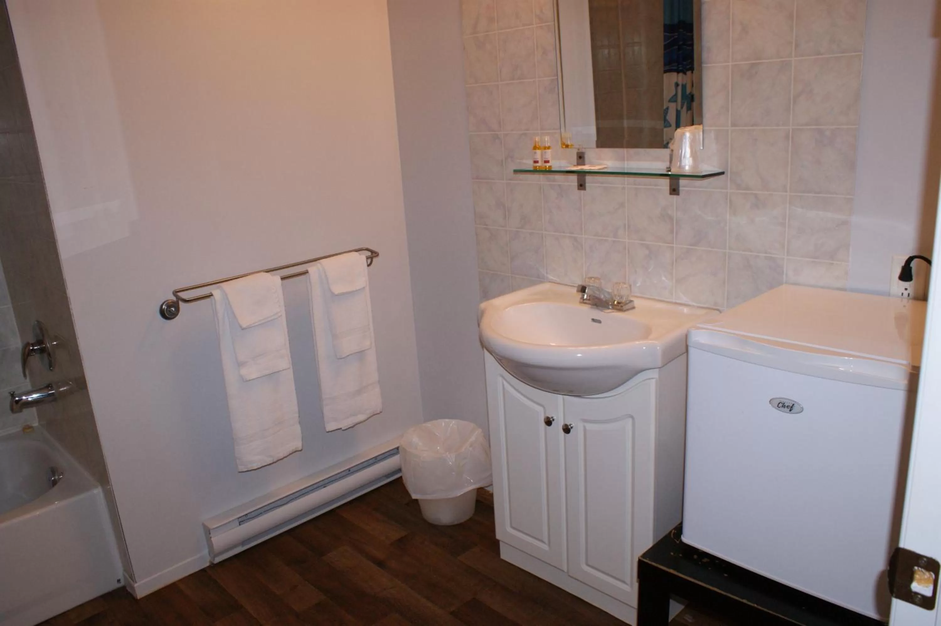 Bathroom in Motel Le Victo