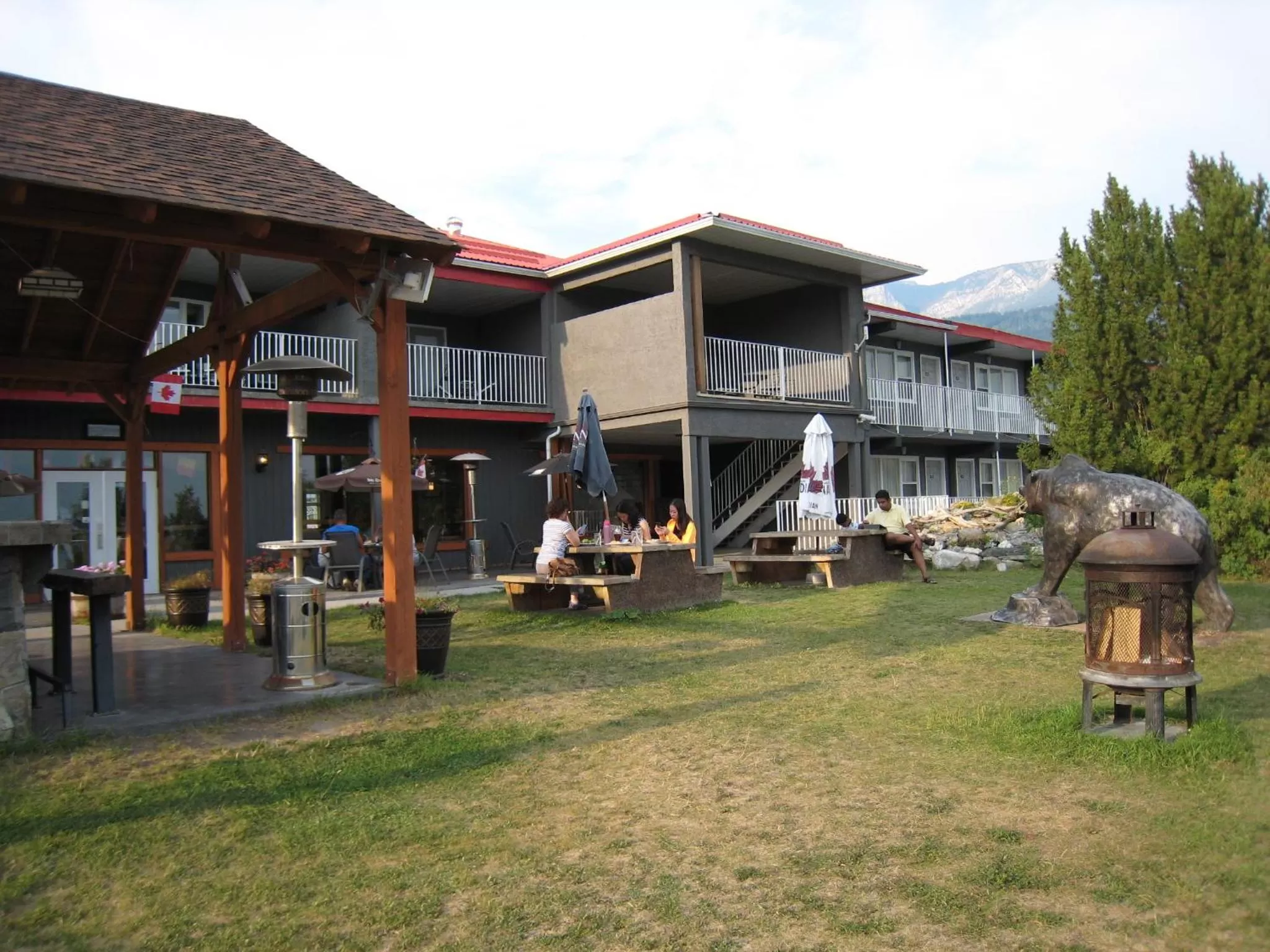 Area and facilities in Days Inn by Wyndham Golden