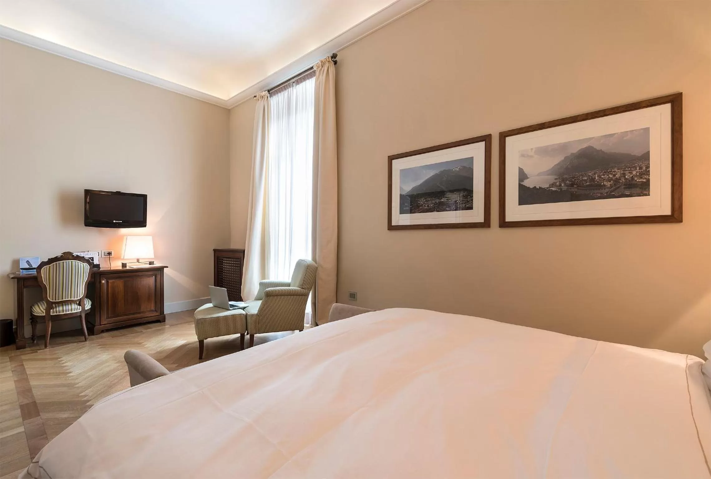 Balcony/Terrace, Bed in Grand Hotel della Posta, WorldHotels Distinctive