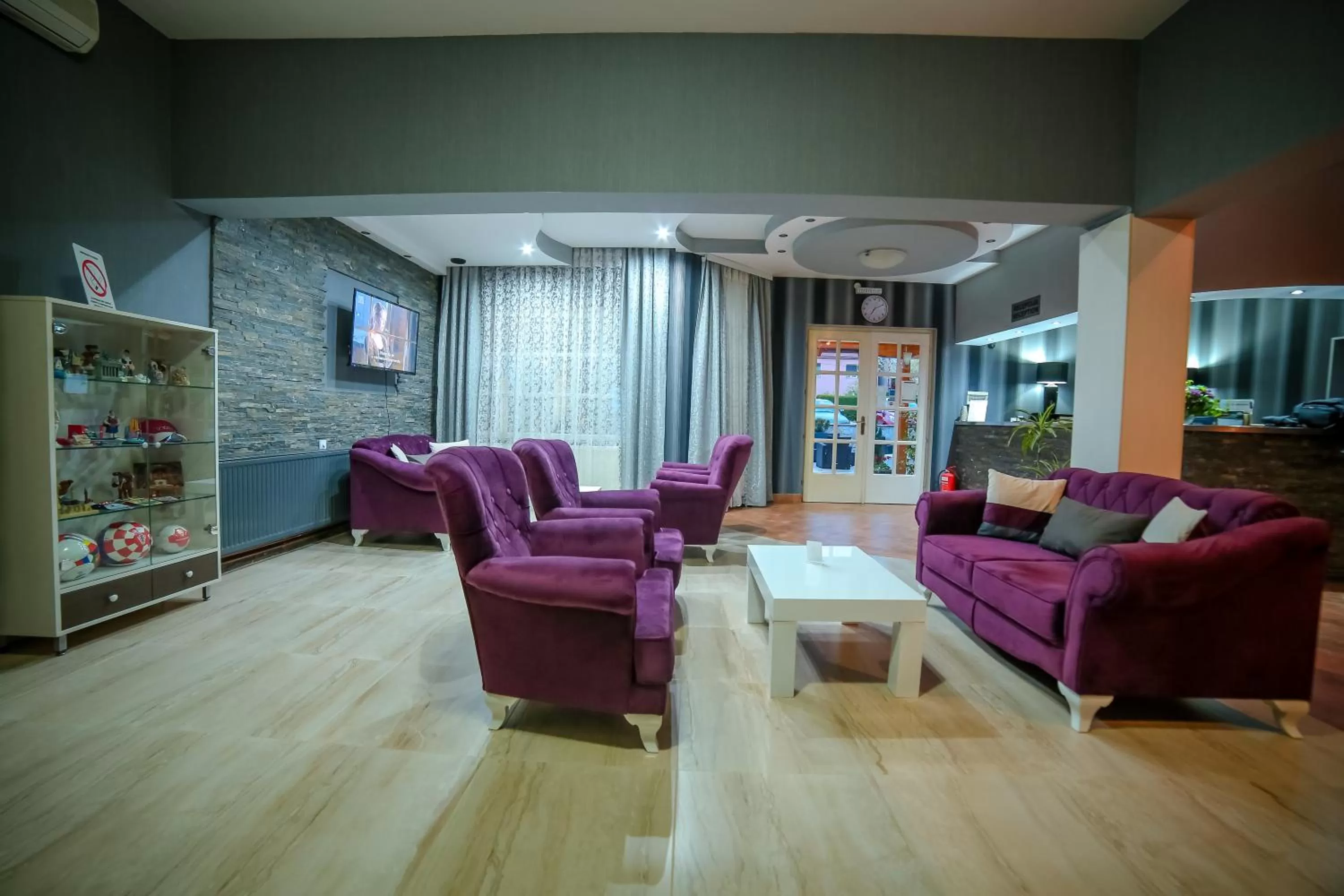 Lobby or reception in Garni Hotel Radović