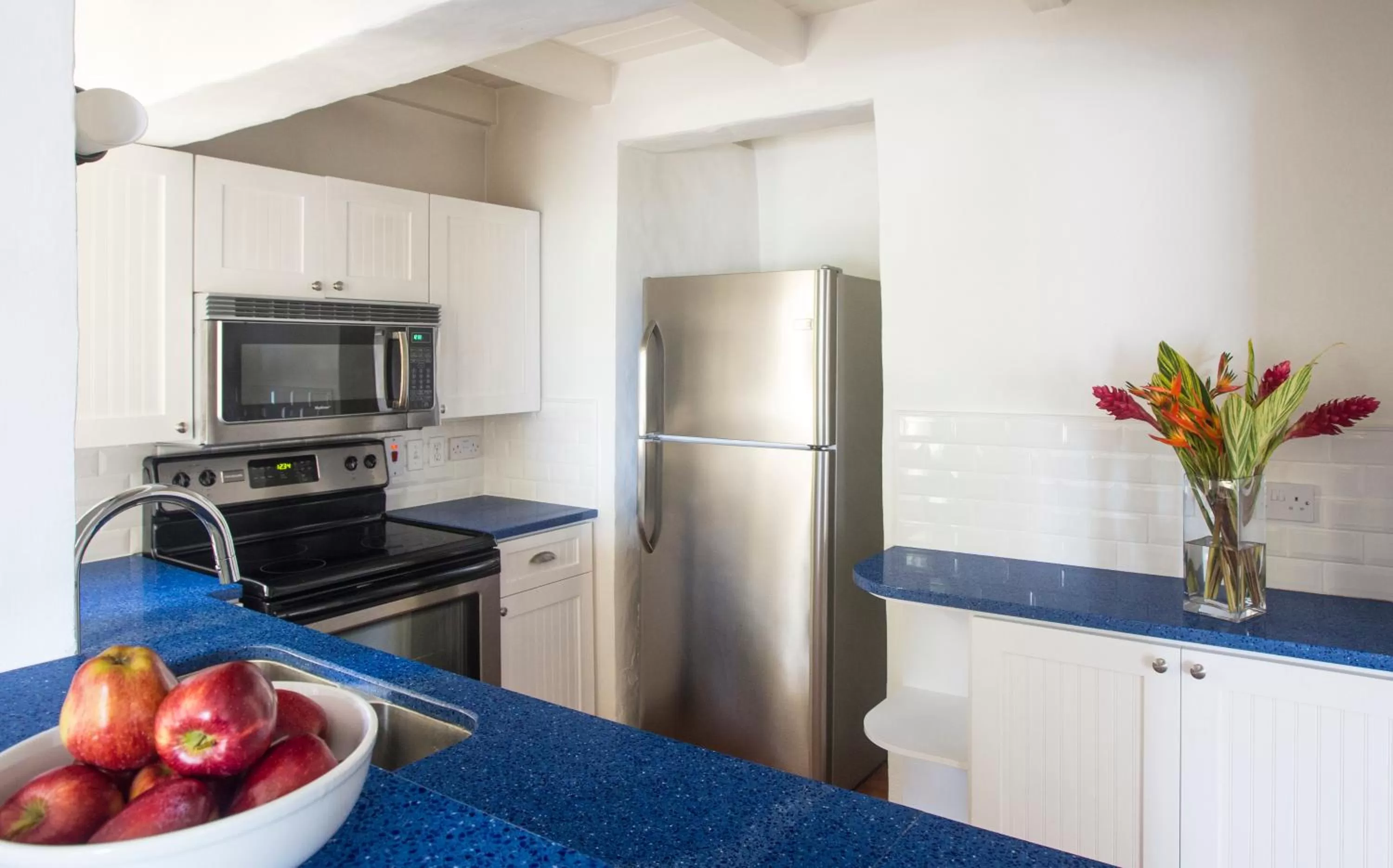 Kitchen or kitchenette in Windjammer Landing Resort and Residences