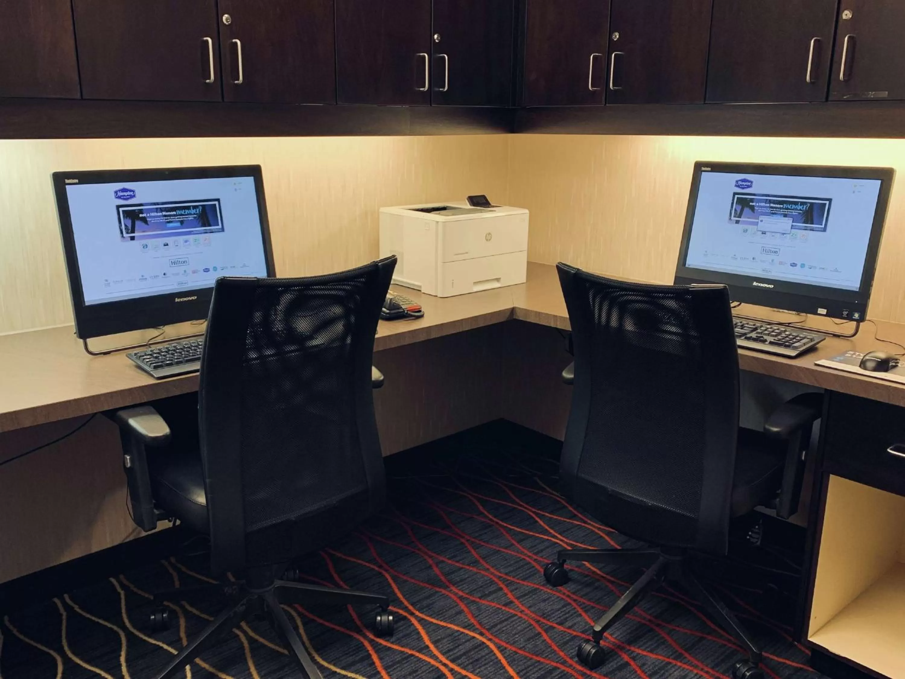 Business facilities in Hampton Inn & Suites by Hilton Lethbridge