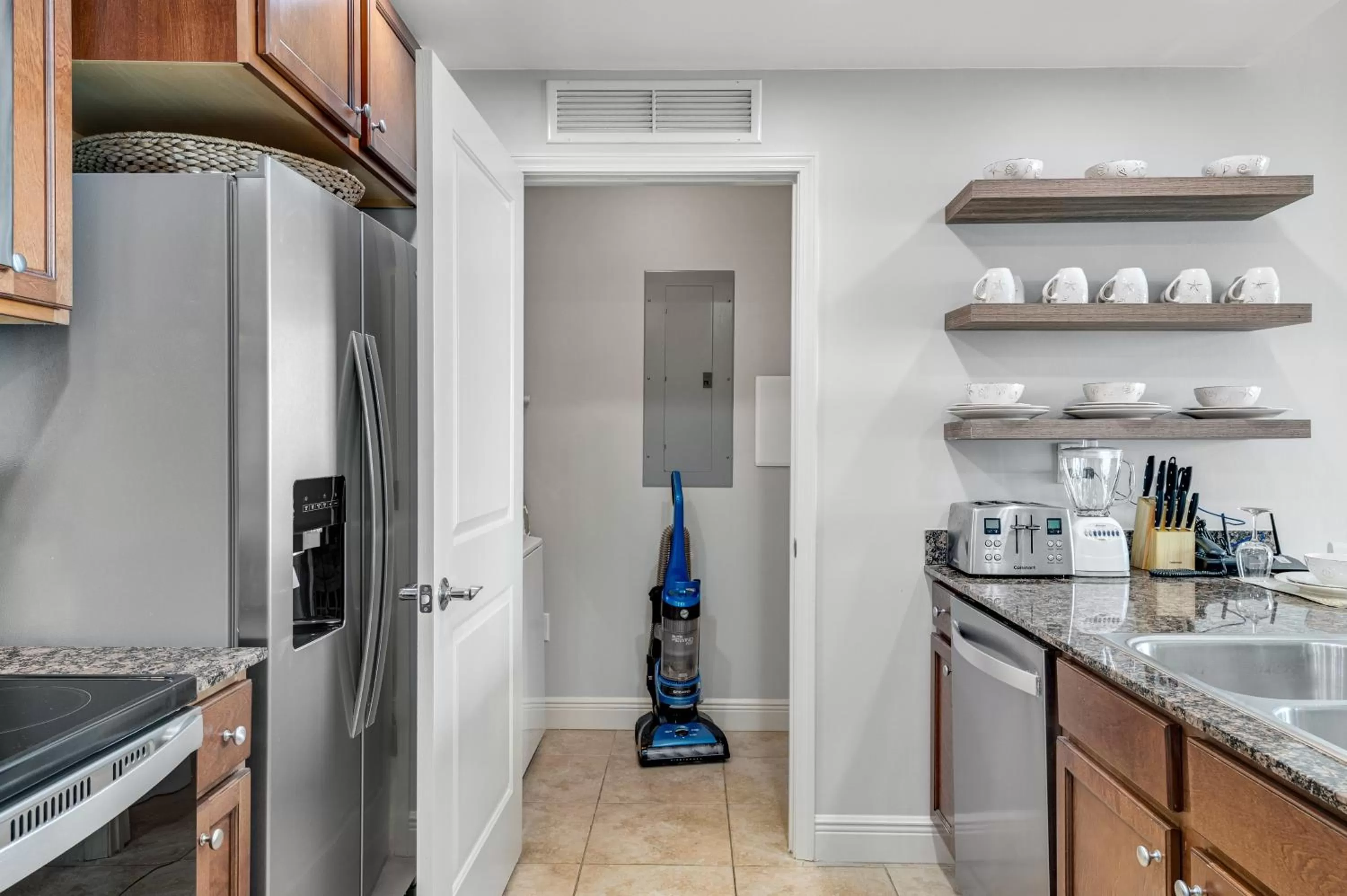 Kitchen/Kitchenette in Sterling Breeze 2003