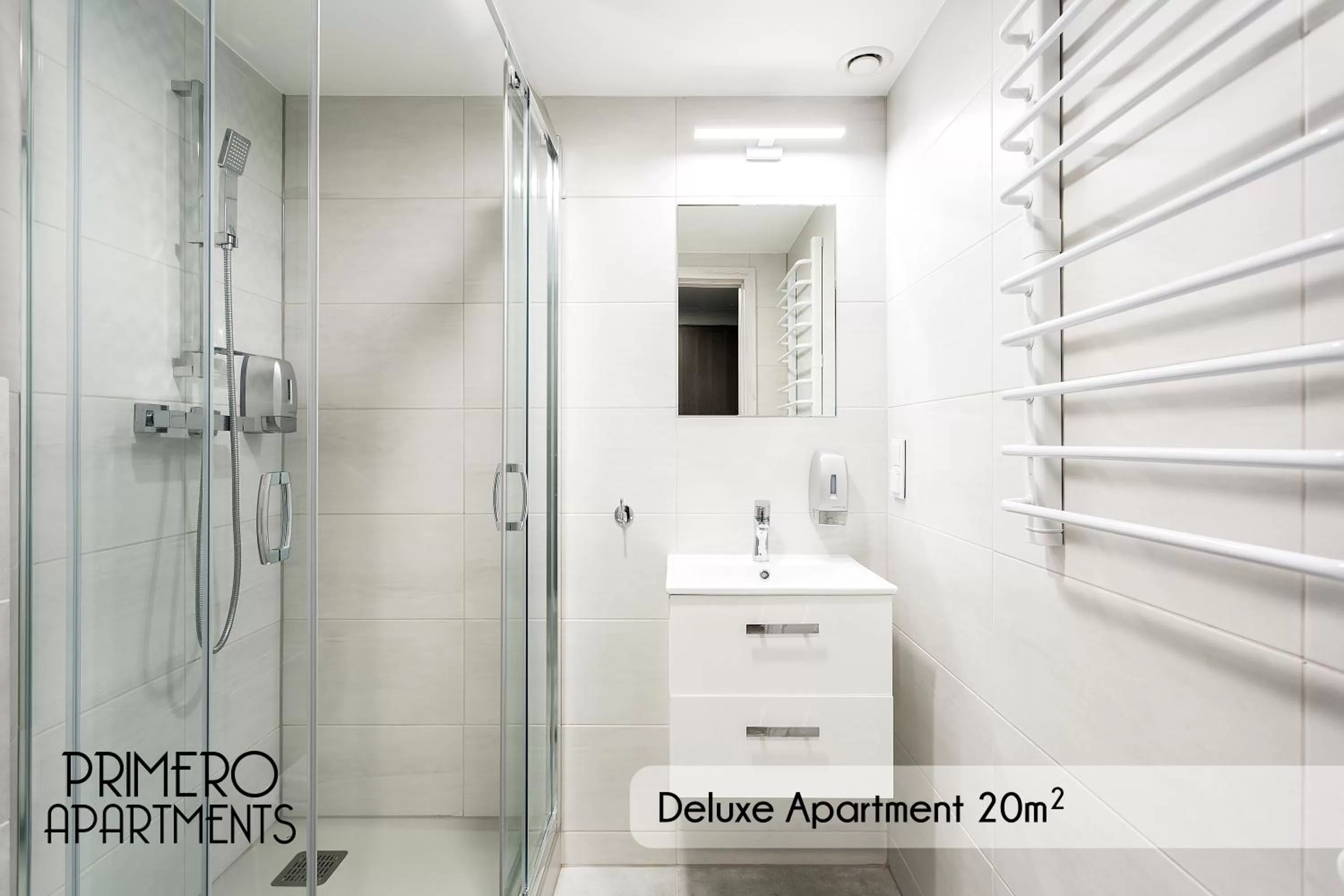 Shower, Bathroom in PRIMERO Elegant Apartments KRAKÓW Old Town