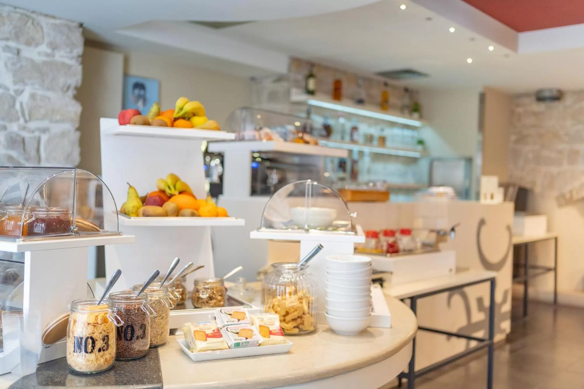 Lounge or bar in El Homs Palace Hotel